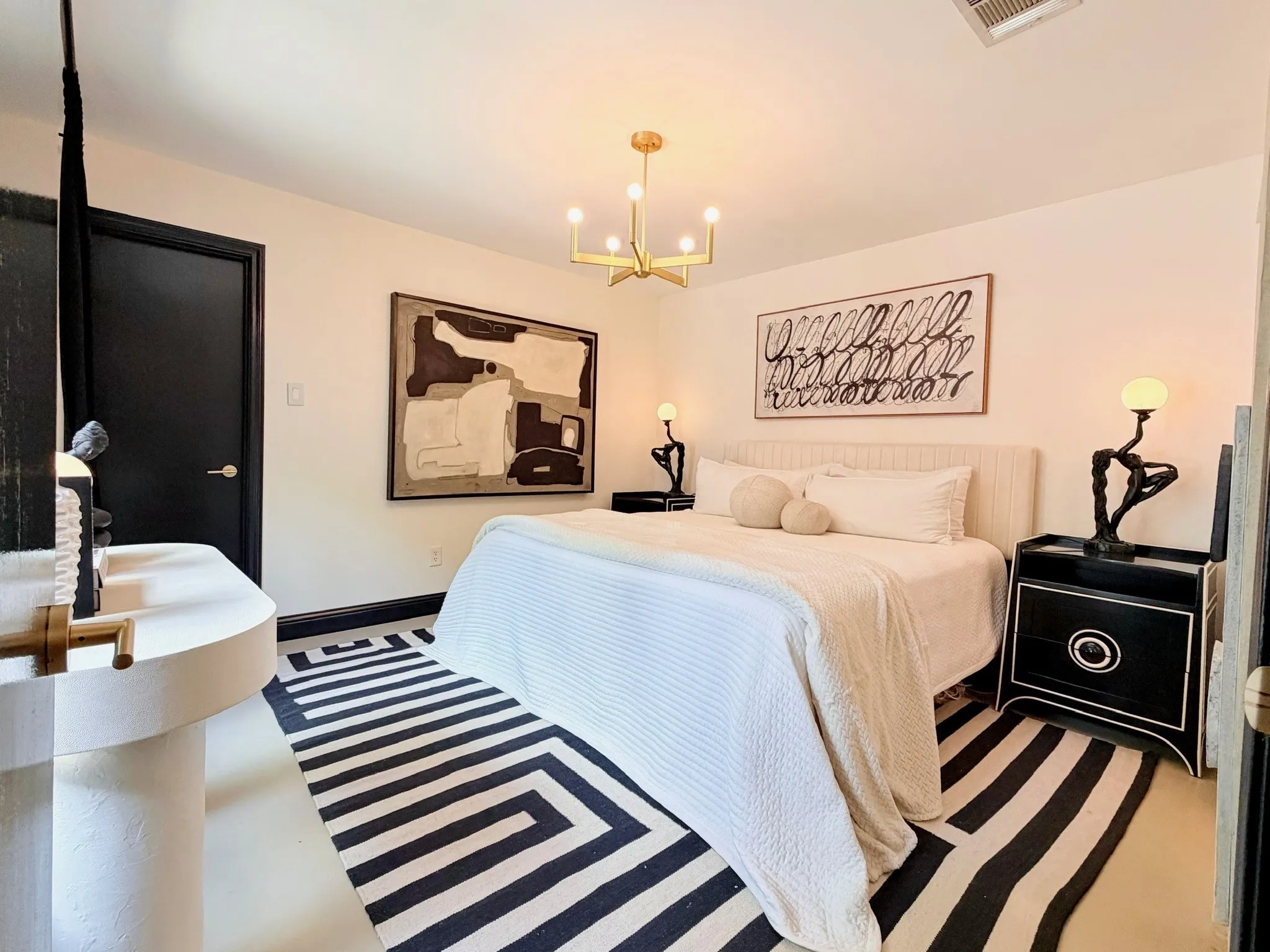Single Family Residence For Sale in Dallas County , 5270 Ponderosa Circle, Dallas, Texas 75227, 4 Bedroom, 3 Bathroom, 2 Garage spaces, 2,842 Sqft, built in 1966, Preowned, mls#21247094, Real Estate Agent in Dallas, Homes For Sale in Dallas county, Homes For Sale in Dallas, Realtor in Dallas Texas, Real Estate Brokerage Independent Realty Texas, Luminita Cordes Realtor