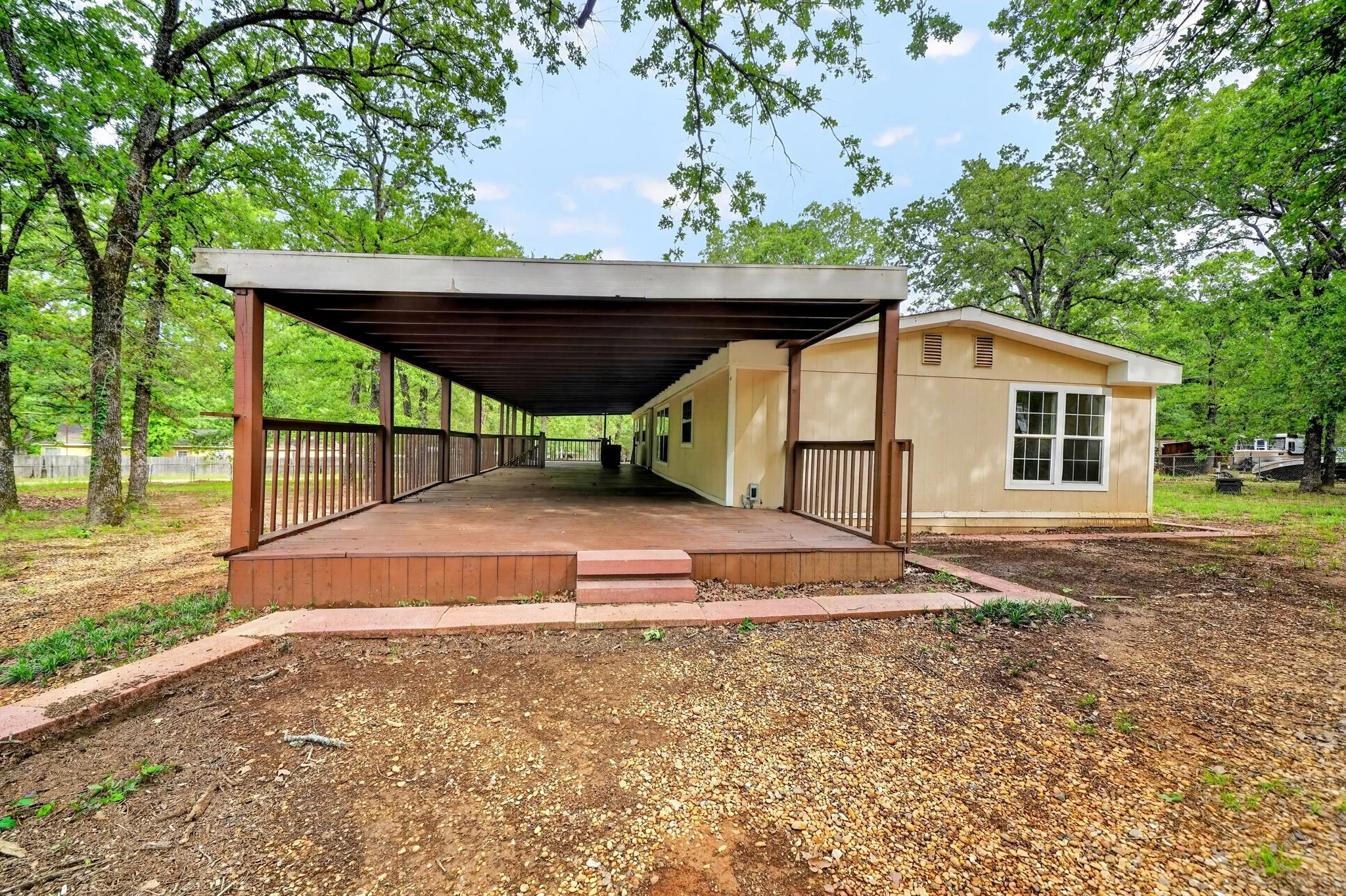 Mobile Home For Sale in Henderson County , 110 Summer Lane, Mabank, Texas 75156, 3 Bedroom, 2 Bathroom, 2 Garage spaces, 1,540 Sqft, built in 2005, Preowned, mls#21241322, Real Estate Agent in Mabank, Homes For Sale in Henderson county, Homes For Sale in Mabank, Realtor in Mabank Texas, Real Estate Brokerage Independent Realty Texas, Luminita Cordes Realtor