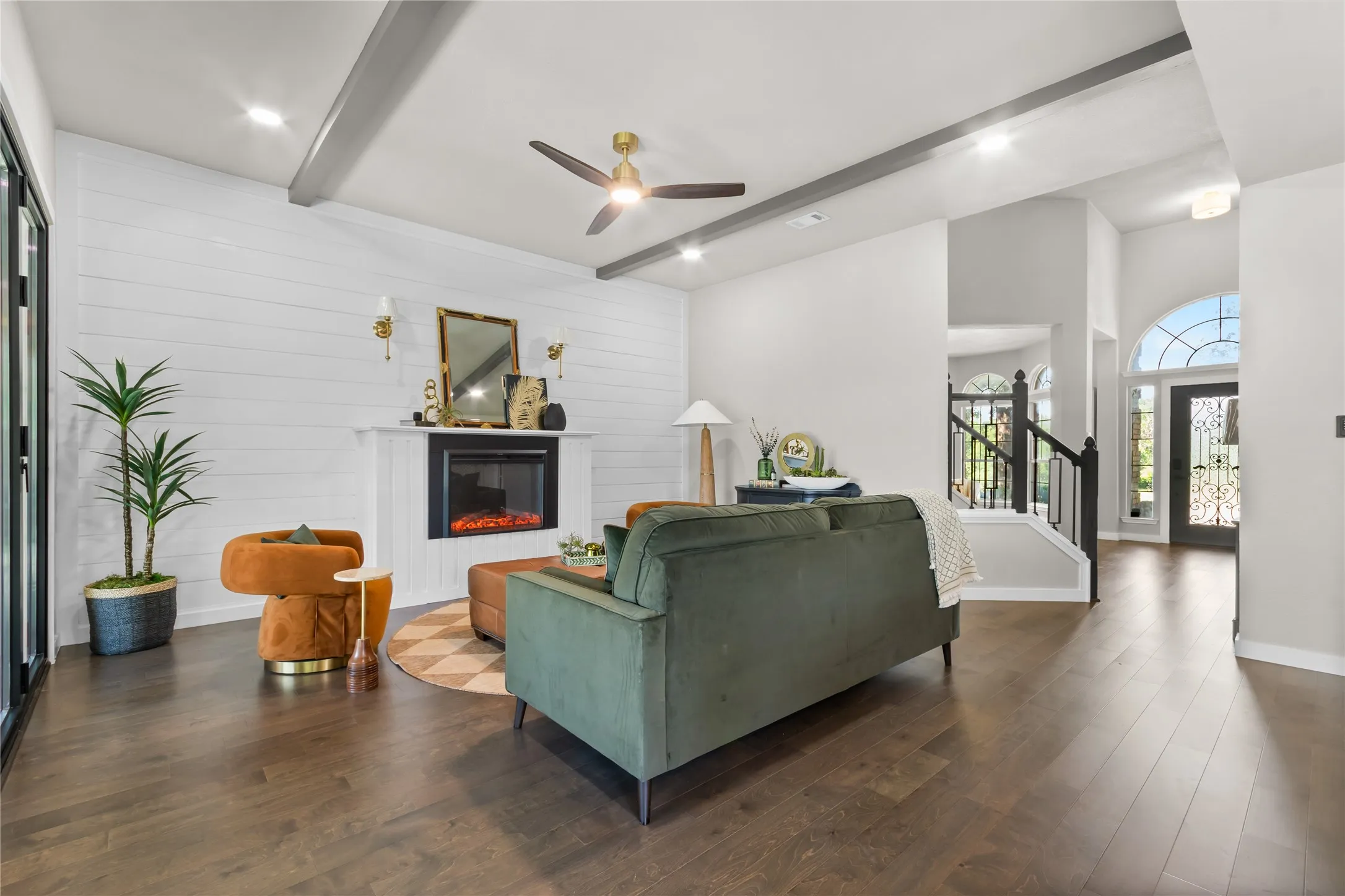 Single Family Residence For Sale in Denton County , 5949 Carroll Drive, The Colony, Texas 75056, 5 Bedroom, 4 Bathroom, 2 Garage spaces, 3,144 Sqft, built in 1991, mls#21248174, Real Estate Agent in The Colony, Homes For Sale in Denton county, Homes For Sale in The Colony, Realtor in The Colony Texas, Real Estate Brokerage Independent Realty Texas, Luminita Cordes Realtor