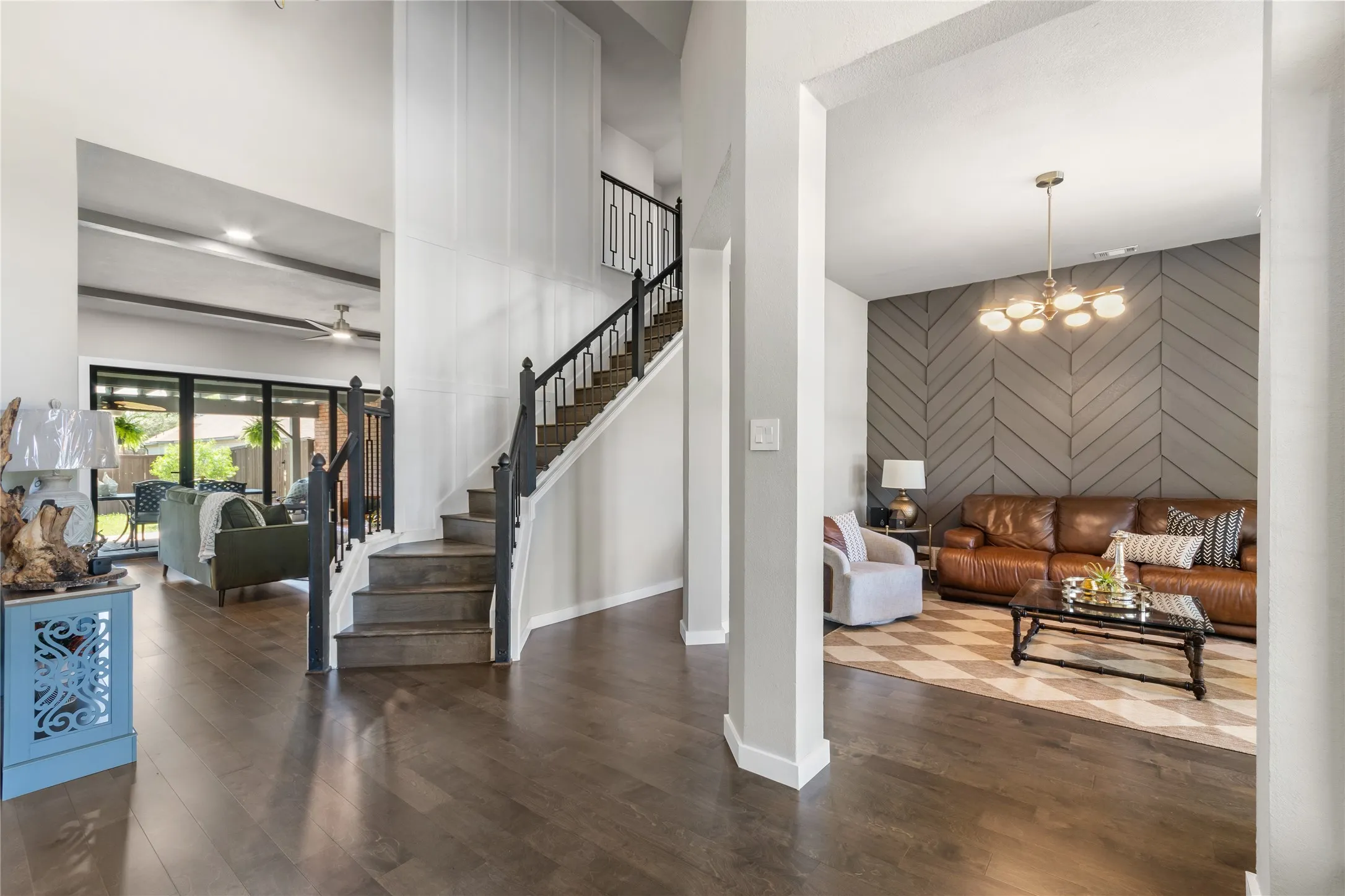 Single Family Residence For Sale in Denton County , 5949 Carroll Drive, The Colony, Texas 75056, 5 Bedroom, 4 Bathroom, 2 Garage spaces, 3,144 Sqft, built in 1991, mls#21248174, Real Estate Agent in The Colony, Homes For Sale in Denton county, Homes For Sale in The Colony, Realtor in The Colony Texas, Real Estate Brokerage Independent Realty Texas, Luminita Cordes Realtor