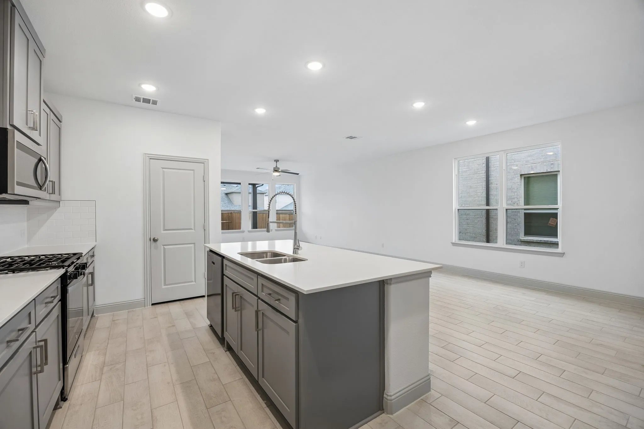 Single Family Residence For Sale in Collin County , 3117 Lucia Way, Princeton, Texas 75407, 4 Bedroom, 3 Bathroom, 2 Garage spaces, 2,253 Sqft, built in 2025, New Construction - Complete, mls#21248358, Real Estate Agent in Princeton, Homes For Sale in Collin county, Homes For Sale in Princeton, Realtor in Princeton Texas, Real Estate Brokerage Independent Realty Texas, Luminita Cordes Realtor