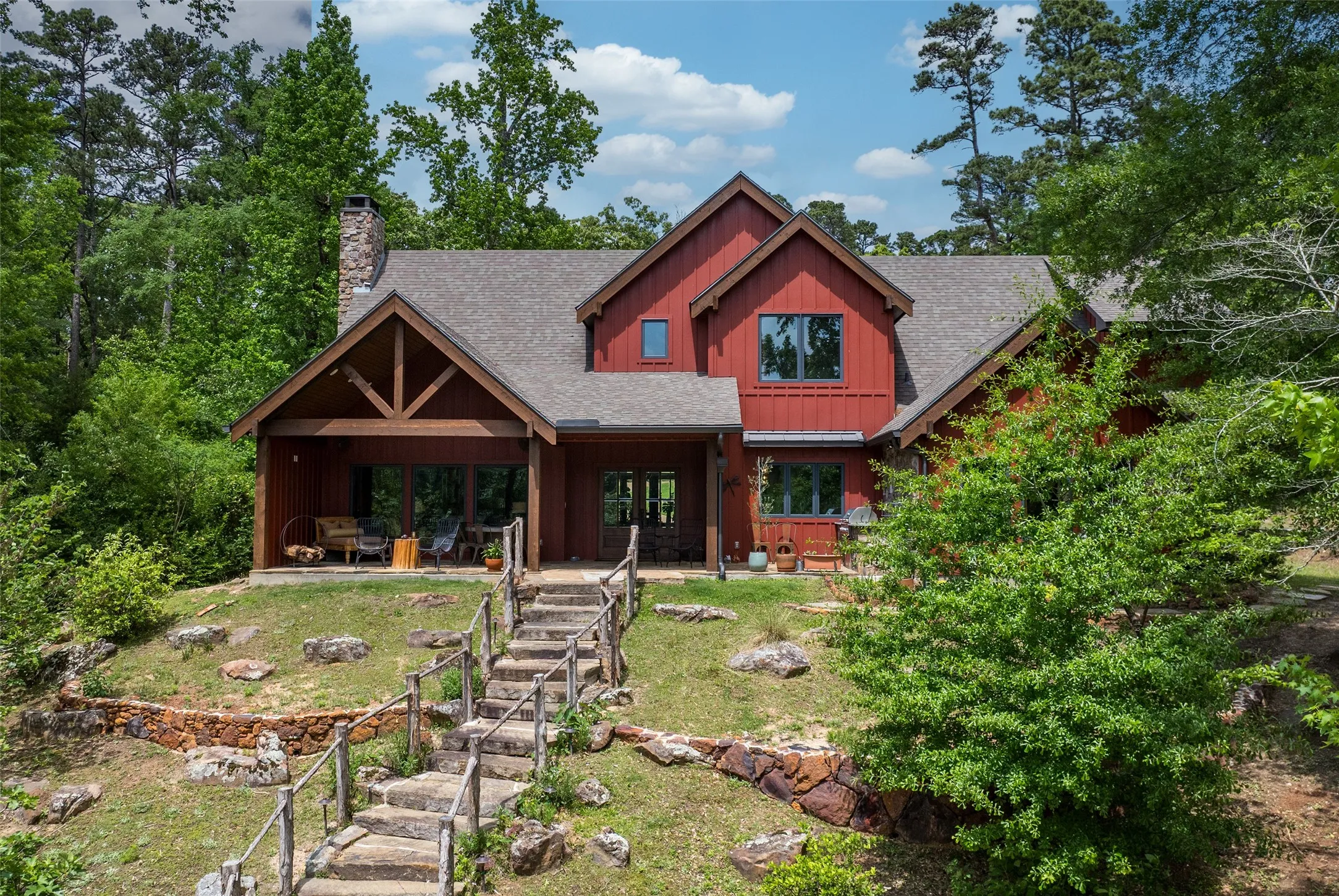Single Family Residence For Sale in Wood County , 913 Private Road 6665, Mineola, Texas 75773, 3 Bedroom, 4 Bathroom, 2 Garage spaces, 3,227 Sqft, built in 2021, Price $1,325,000, mls#21248277, Real Estate Agent in Mineola, Homes For Sale in Wood county, Homes For Sale in Mineola, Realtor in Mineola Texas, Real Estate Brokerage Independent Realty Texas, Luminita Cordes Realtor