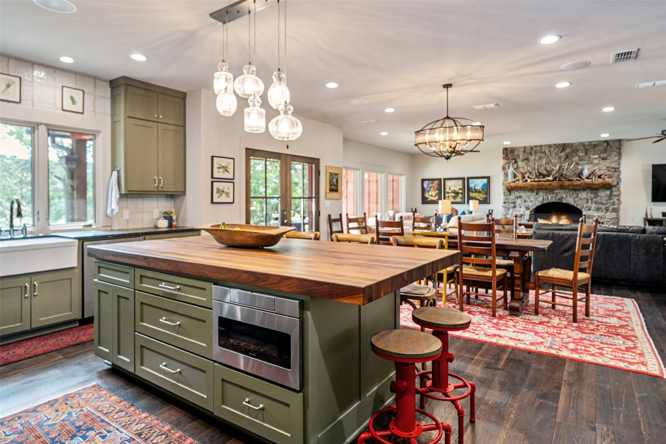 Single Family Residence For Sale in Wood County , 913 Private Road 6665, Mineola, Texas 75773, 3 Bedroom, 4 Bathroom, 2 Garage spaces, 3,227 Sqft, built in 2021, Price $1,325,000, mls#21248277, Real Estate Agent in Mineola, Homes For Sale in Wood county, Homes For Sale in Mineola, Realtor in Mineola Texas, Real Estate Brokerage Independent Realty Texas, Luminita Cordes Realtor
