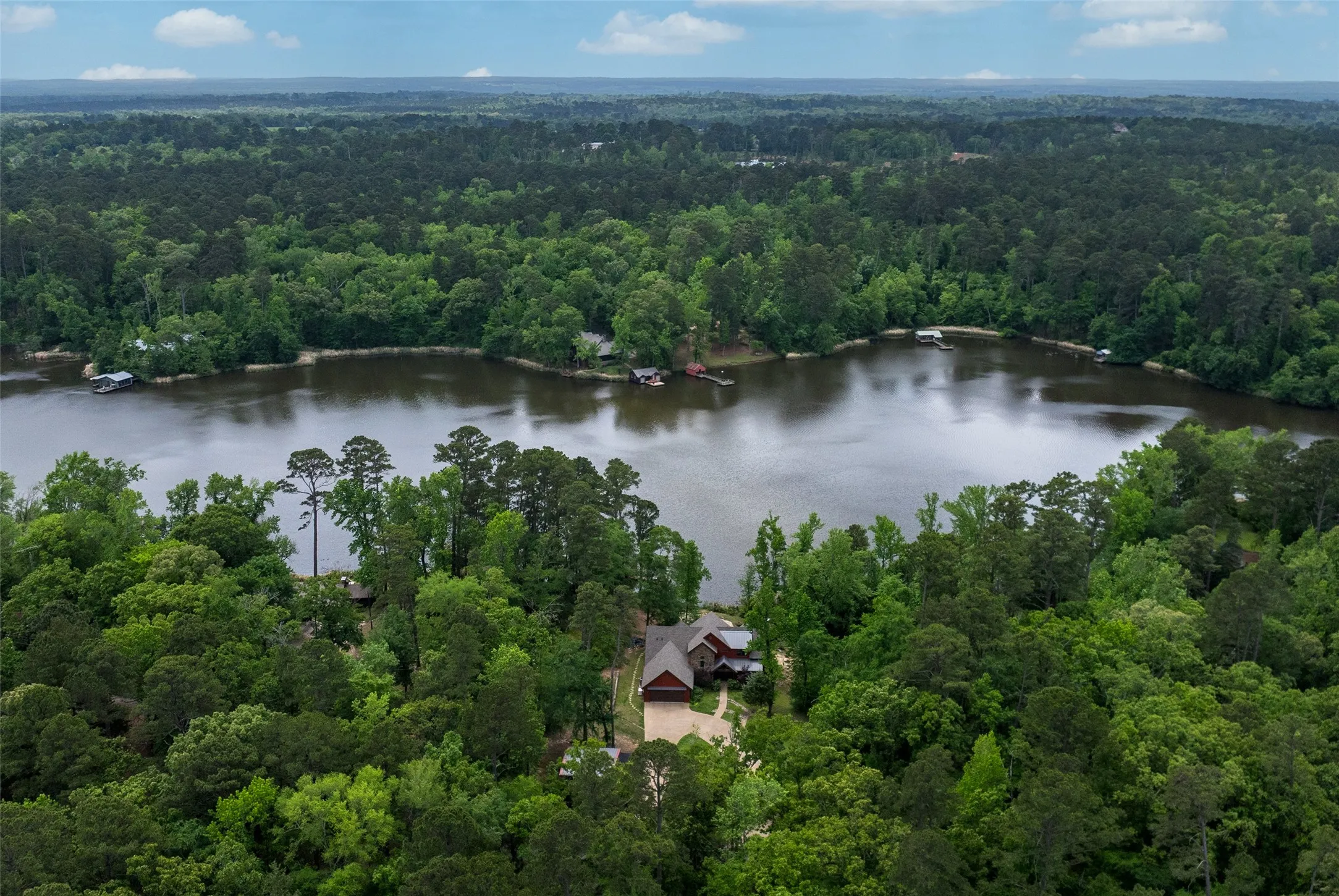 Single Family Residence For Sale in Wood County , 913 Private Road 6665, Mineola, Texas 75773, 3 Bedroom, 4 Bathroom, 2 Garage spaces, 3,227 Sqft, built in 2021, Price $1,325,000, mls#21248277, Real Estate Agent in Mineola, Homes For Sale in Wood county, Homes For Sale in Mineola, Realtor in Mineola Texas, Real Estate Brokerage Independent Realty Texas, Luminita Cordes Realtor