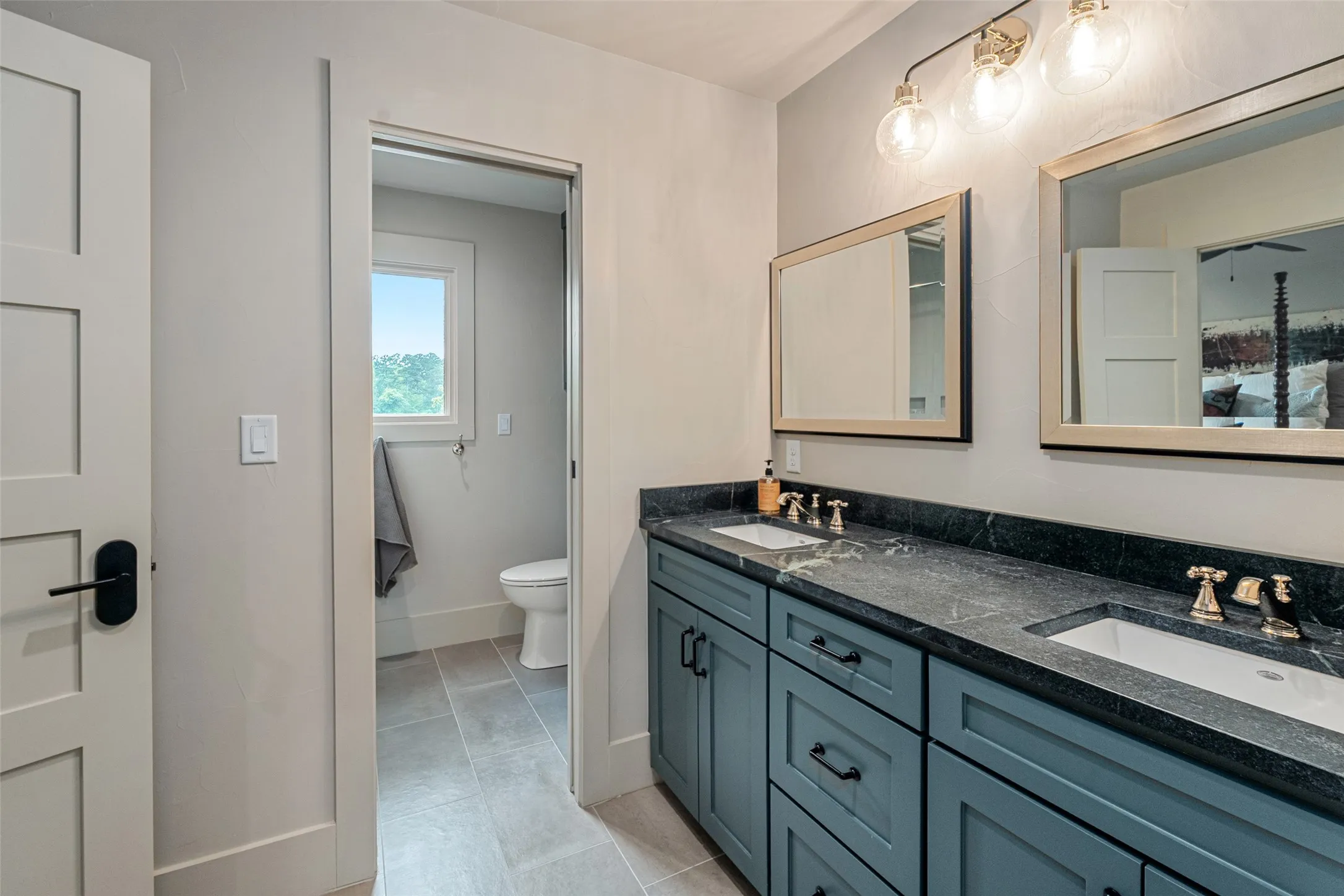 Single Family Residence For Sale in Wood County , 913 Private Road 6665, Mineola, Texas 75773, 3 Bedroom, 4 Bathroom, 2 Garage spaces, 3,227 Sqft, built in 2021, Price $1,325,000, mls#21248277, Real Estate Agent in Mineola, Homes For Sale in Wood county, Homes For Sale in Mineola, Realtor in Mineola Texas, Real Estate Brokerage Independent Realty Texas, Luminita Cordes Realtor
