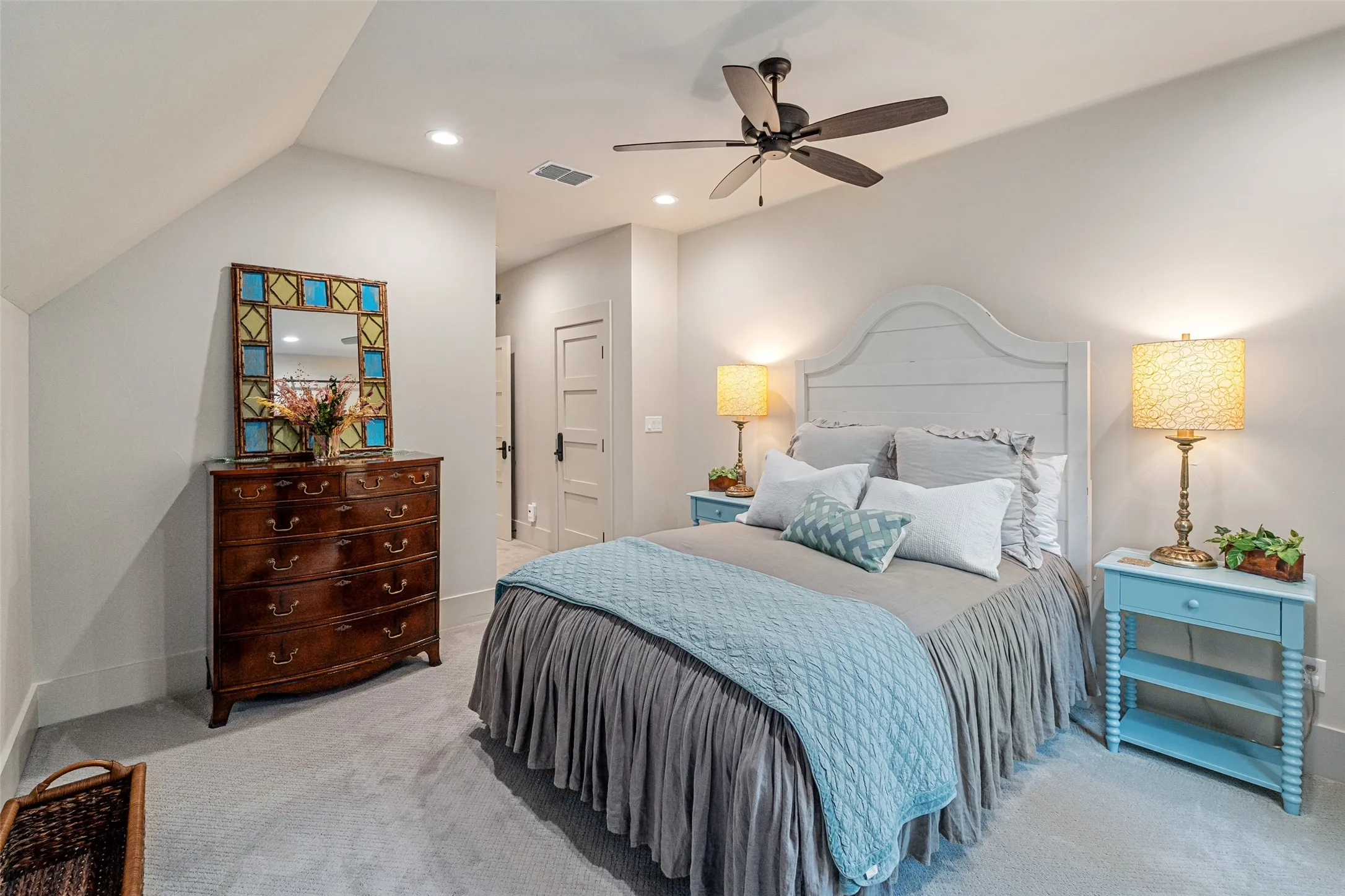 Single Family Residence For Sale in Wood County , 913 Private Road 6665, Mineola, Texas 75773, 3 Bedroom, 4 Bathroom, 2 Garage spaces, 3,227 Sqft, built in 2021, Price $1,325,000, mls#21248277, Real Estate Agent in Mineola, Homes For Sale in Wood county, Homes For Sale in Mineola, Realtor in Mineola Texas, Real Estate Brokerage Independent Realty Texas, Luminita Cordes Realtor