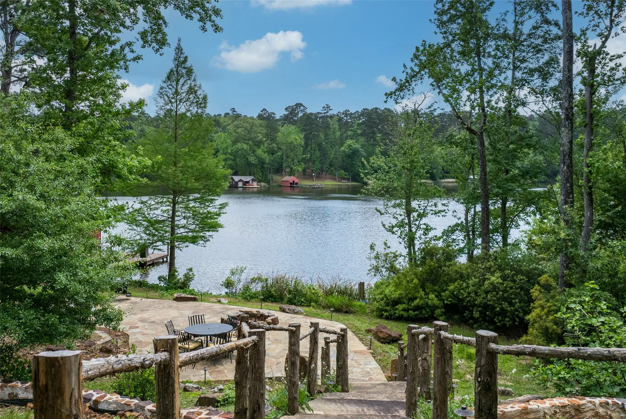 Single Family Residence For Sale in Wood County , 913 Private Road 6665, Mineola, Texas 75773, 3 Bedroom, 4 Bathroom, 2 Garage spaces, 3,227 Sqft, built in 2021, Price $1,325,000, mls#21248277, Real Estate Agent in Mineola, Homes For Sale in Wood county, Homes For Sale in Mineola, Realtor in Mineola Texas, Real Estate Brokerage Independent Realty Texas, Luminita Cordes Realtor