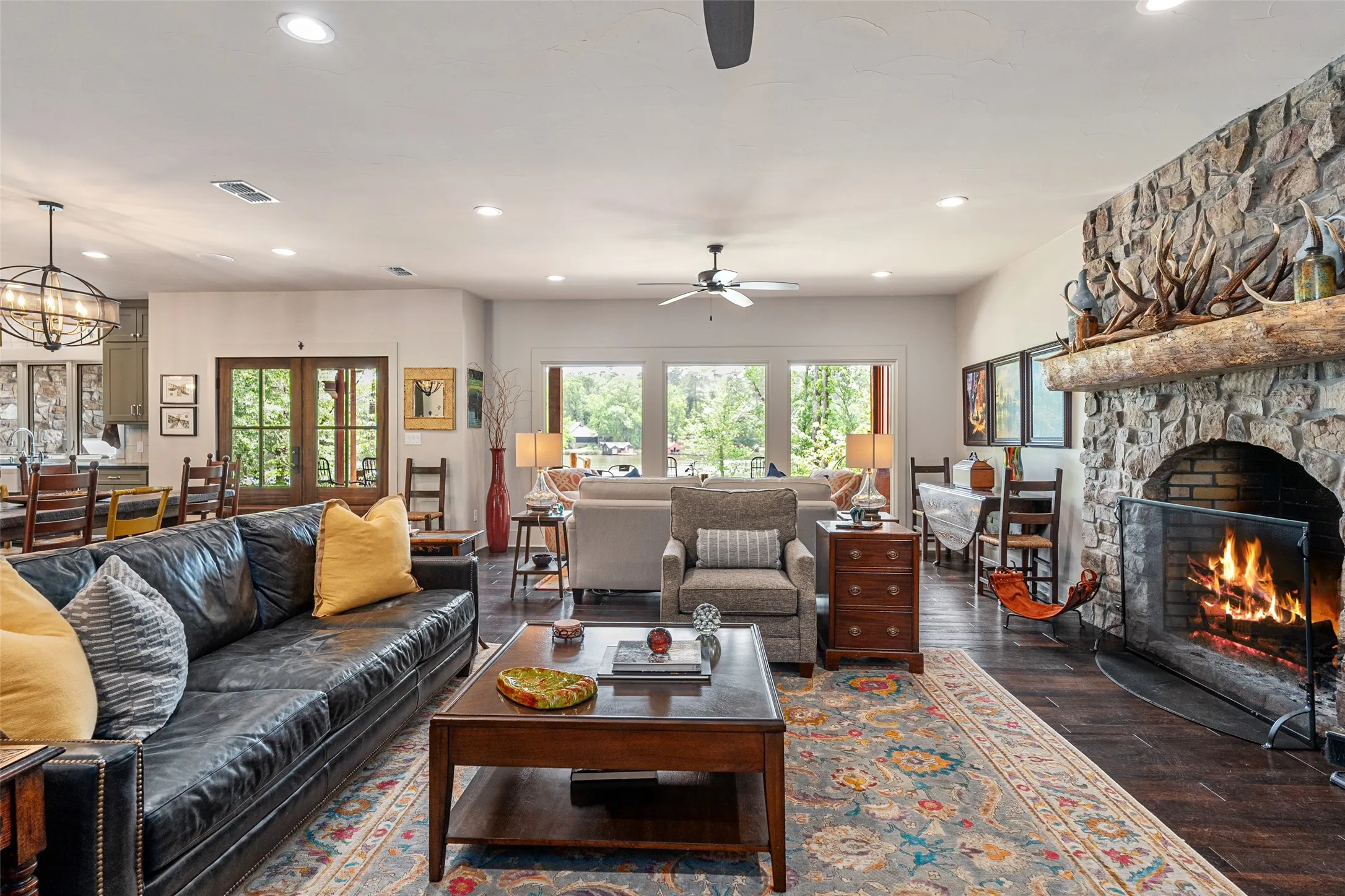 Single Family Residence For Sale in Wood County , 913 Private Road 6665, Mineola, Texas 75773, 3 Bedroom, 4 Bathroom, 2 Garage spaces, 3,227 Sqft, built in 2021, Price $1,325,000, mls#21248277, Real Estate Agent in Mineola, Homes For Sale in Wood county, Homes For Sale in Mineola, Realtor in Mineola Texas, Real Estate Brokerage Independent Realty Texas, Luminita Cordes Realtor