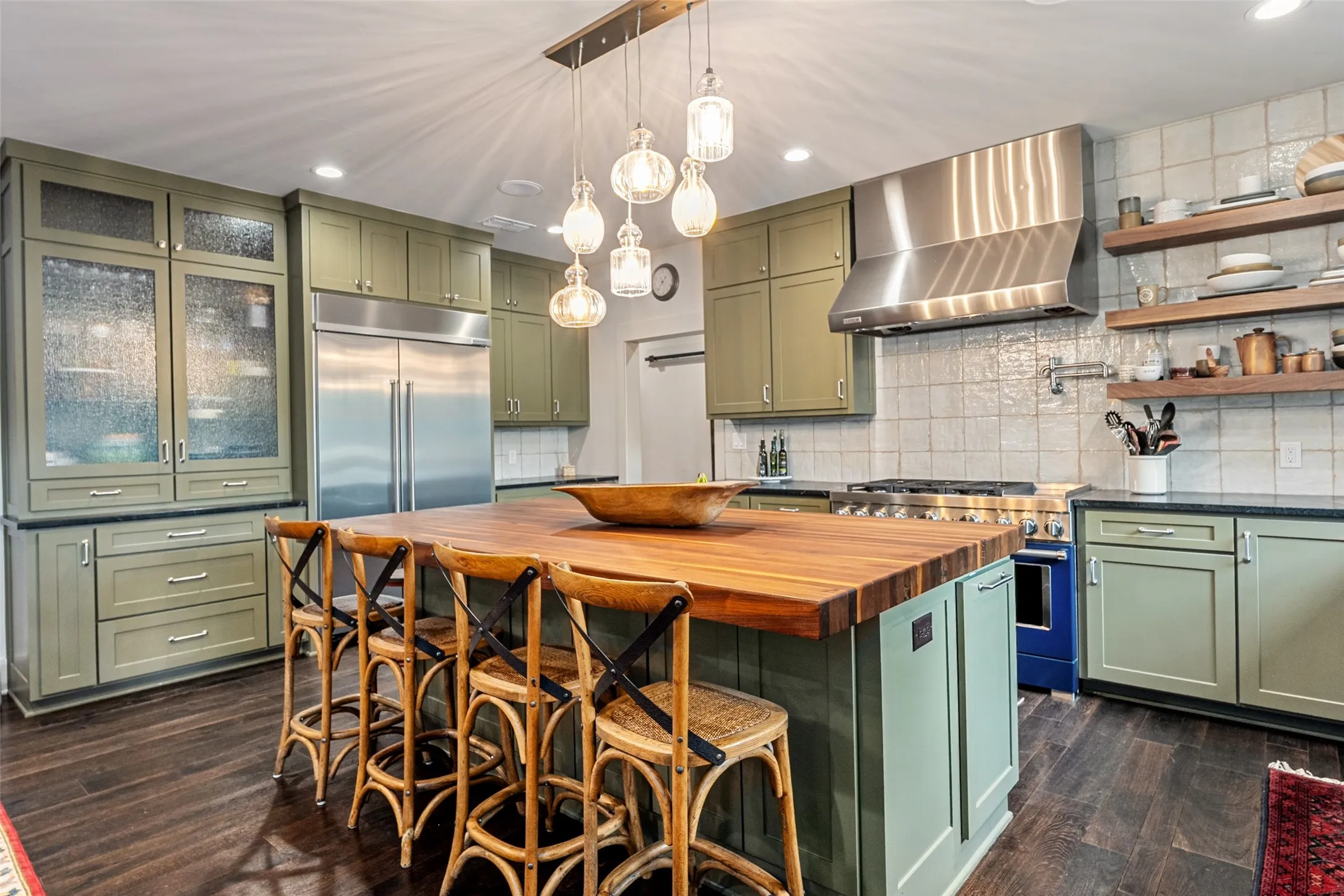 Single Family Residence For Sale in Wood County , 913 Private Road 6665, Mineola, Texas 75773, 3 Bedroom, 4 Bathroom, 2 Garage spaces, 3,227 Sqft, built in 2021, Price $1,325,000, mls#21248277, Real Estate Agent in Mineola, Homes For Sale in Wood county, Homes For Sale in Mineola, Realtor in Mineola Texas, Real Estate Brokerage Independent Realty Texas, Luminita Cordes Realtor