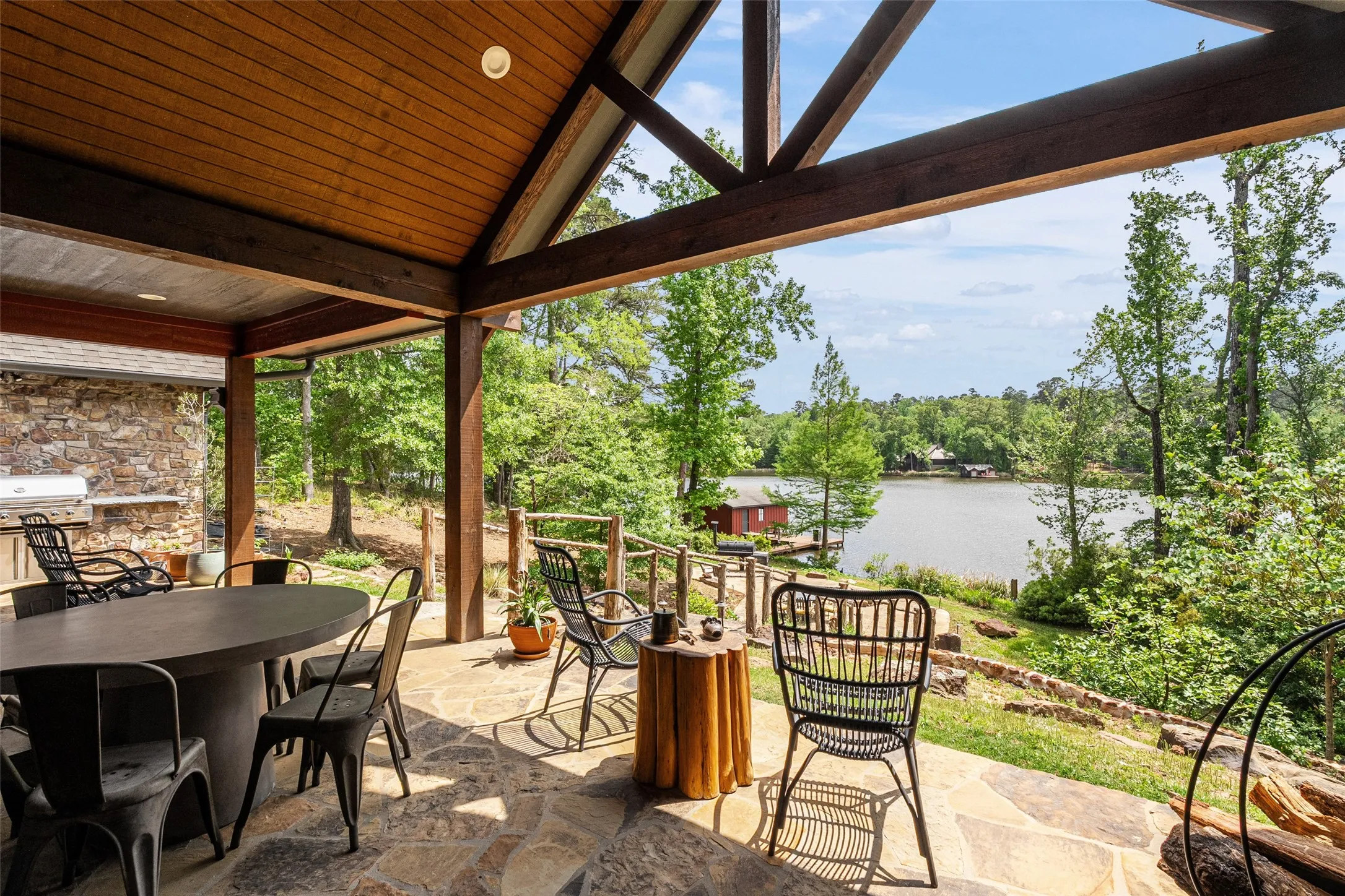 Single Family Residence For Sale in Wood County , 913 Private Road 6665, Mineola, Texas 75773, 3 Bedroom, 4 Bathroom, 2 Garage spaces, 3,227 Sqft, built in 2021, Price $1,325,000, mls#21248277, Real Estate Agent in Mineola, Homes For Sale in Wood county, Homes For Sale in Mineola, Realtor in Mineola Texas, Real Estate Brokerage Independent Realty Texas, Luminita Cordes Realtor