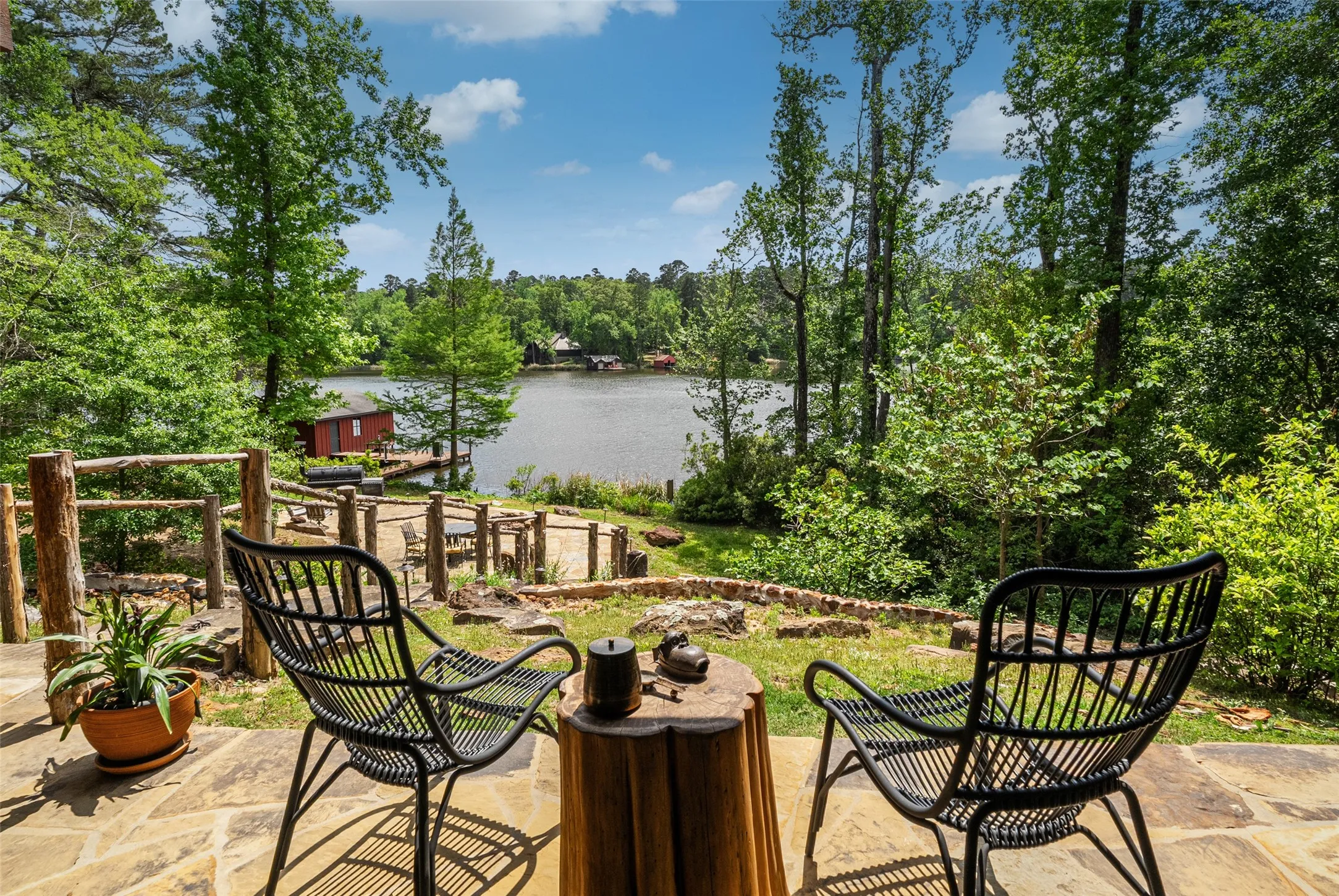 Single Family Residence For Sale in Wood County , 913 Private Road 6665, Mineola, Texas 75773, 3 Bedroom, 4 Bathroom, 2 Garage spaces, 3,227 Sqft, built in 2021, Price $1,325,000, mls#21248277, Real Estate Agent in Mineola, Homes For Sale in Wood county, Homes For Sale in Mineola, Realtor in Mineola Texas, Real Estate Brokerage Independent Realty Texas, Luminita Cordes Realtor