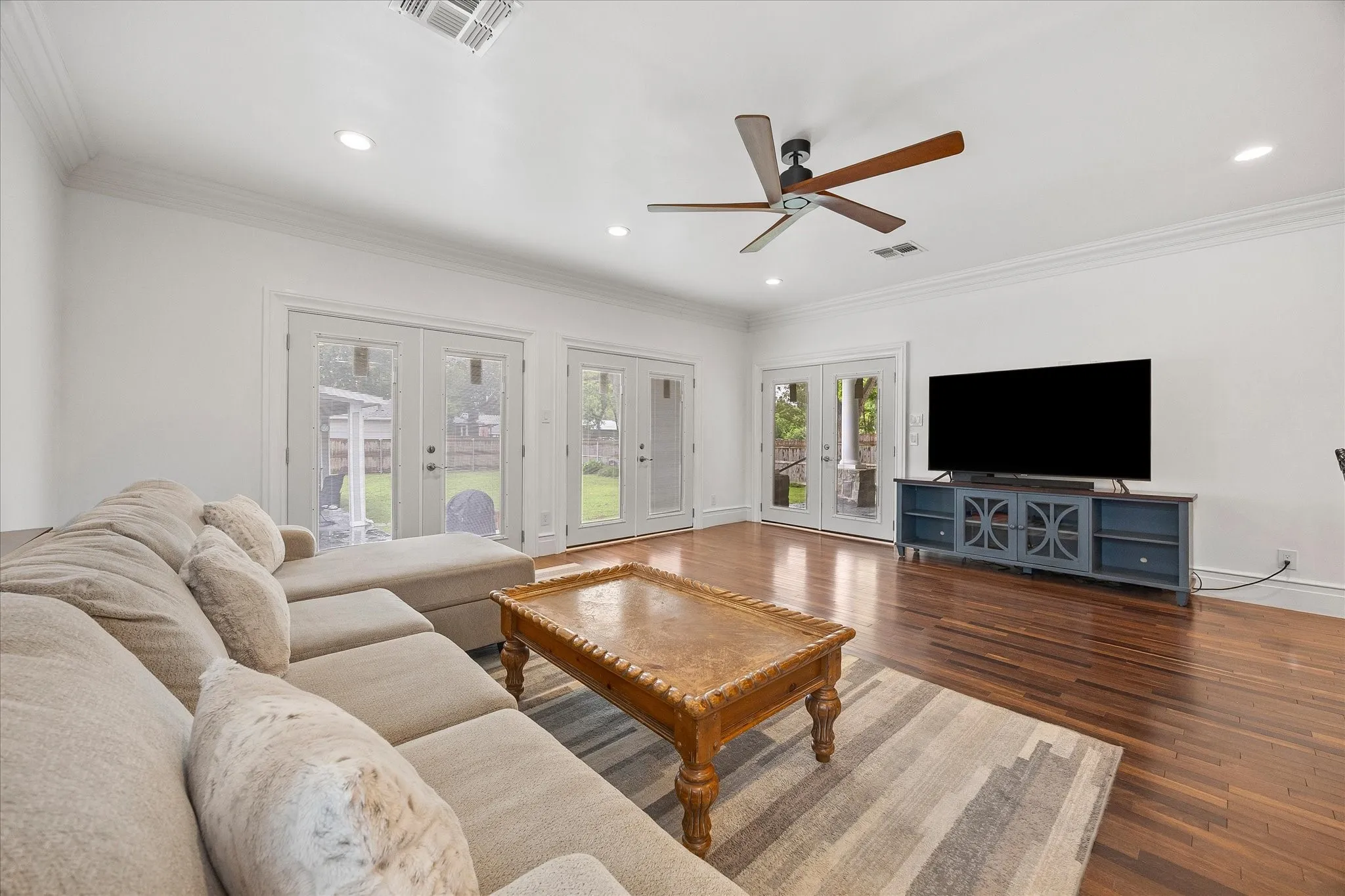 Single Family Residence For Sale in Kaufman County , 726 Griffith Avenue, Terrell, Texas 75160, 4 Bedroom, 4 Bathroom, 2 Garage spaces, 4,137 Sqft, built in 2015, Preowned, mls#21244324, Real Estate Agent in Terrell, Homes For Sale in Kaufman county, Homes For Sale in Terrell, Realtor in Terrell Texas, Real Estate Brokerage Independent Realty Texas, Luminita Cordes Realtor
