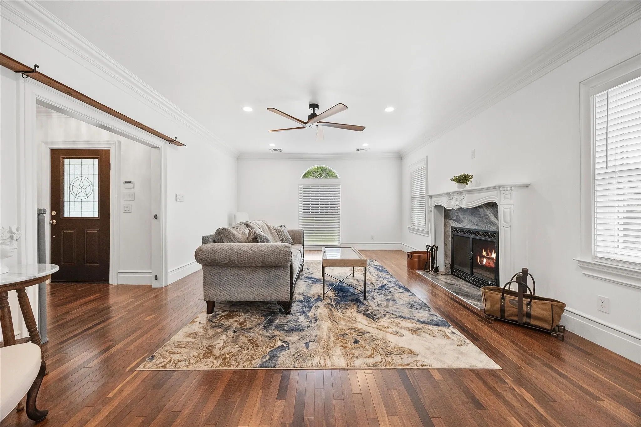 Single Family Residence For Sale in Kaufman County , 726 Griffith Avenue, Terrell, Texas 75160, 4 Bedroom, 4 Bathroom, 2 Garage spaces, 4,137 Sqft, built in 2015, Preowned, mls#21244324, Real Estate Agent in Terrell, Homes For Sale in Kaufman county, Homes For Sale in Terrell, Realtor in Terrell Texas, Real Estate Brokerage Independent Realty Texas, Luminita Cordes Realtor