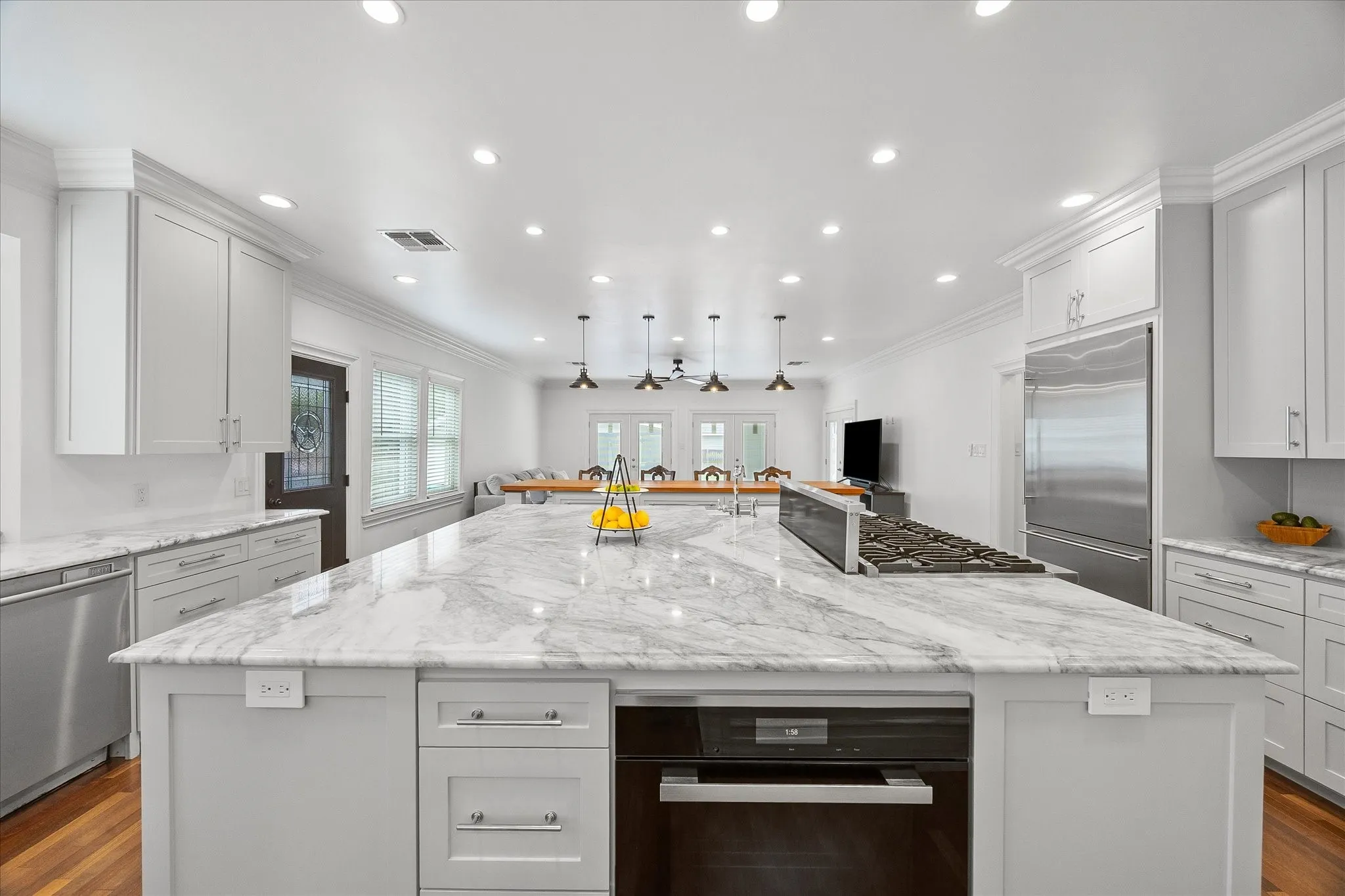Single Family Residence For Sale in Kaufman County , 726 Griffith Avenue, Terrell, Texas 75160, 4 Bedroom, 4 Bathroom, 2 Garage spaces, 4,137 Sqft, built in 2015, Preowned, mls#21244324, Real Estate Agent in Terrell, Homes For Sale in Kaufman county, Homes For Sale in Terrell, Realtor in Terrell Texas, Real Estate Brokerage Independent Realty Texas, Luminita Cordes Realtor