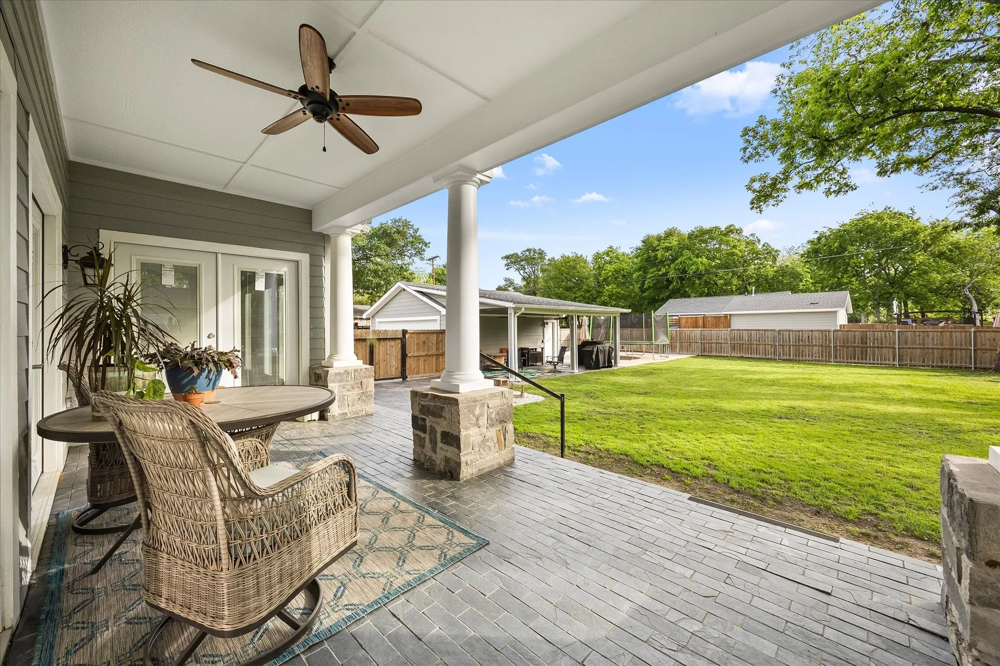 Single Family Residence For Sale in Kaufman County , 726 Griffith Avenue, Terrell, Texas 75160, 4 Bedroom, 4 Bathroom, 2 Garage spaces, 4,137 Sqft, built in 2015, Preowned, mls#21244324, Real Estate Agent in Terrell, Homes For Sale in Kaufman county, Homes For Sale in Terrell, Realtor in Terrell Texas, Real Estate Brokerage Independent Realty Texas, Luminita Cordes Realtor
