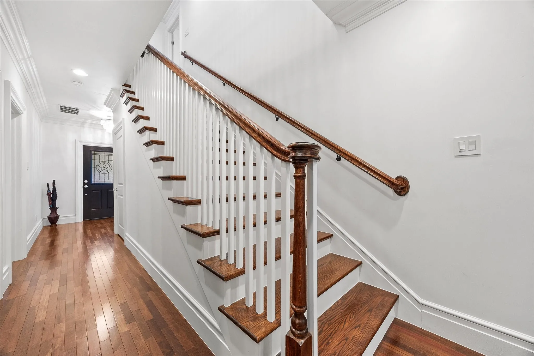 Single Family Residence For Sale in Kaufman County , 726 Griffith Avenue, Terrell, Texas 75160, 4 Bedroom, 4 Bathroom, 2 Garage spaces, 4,137 Sqft, built in 2015, Preowned, mls#21244324, Real Estate Agent in Terrell, Homes For Sale in Kaufman county, Homes For Sale in Terrell, Realtor in Terrell Texas, Real Estate Brokerage Independent Realty Texas, Luminita Cordes Realtor