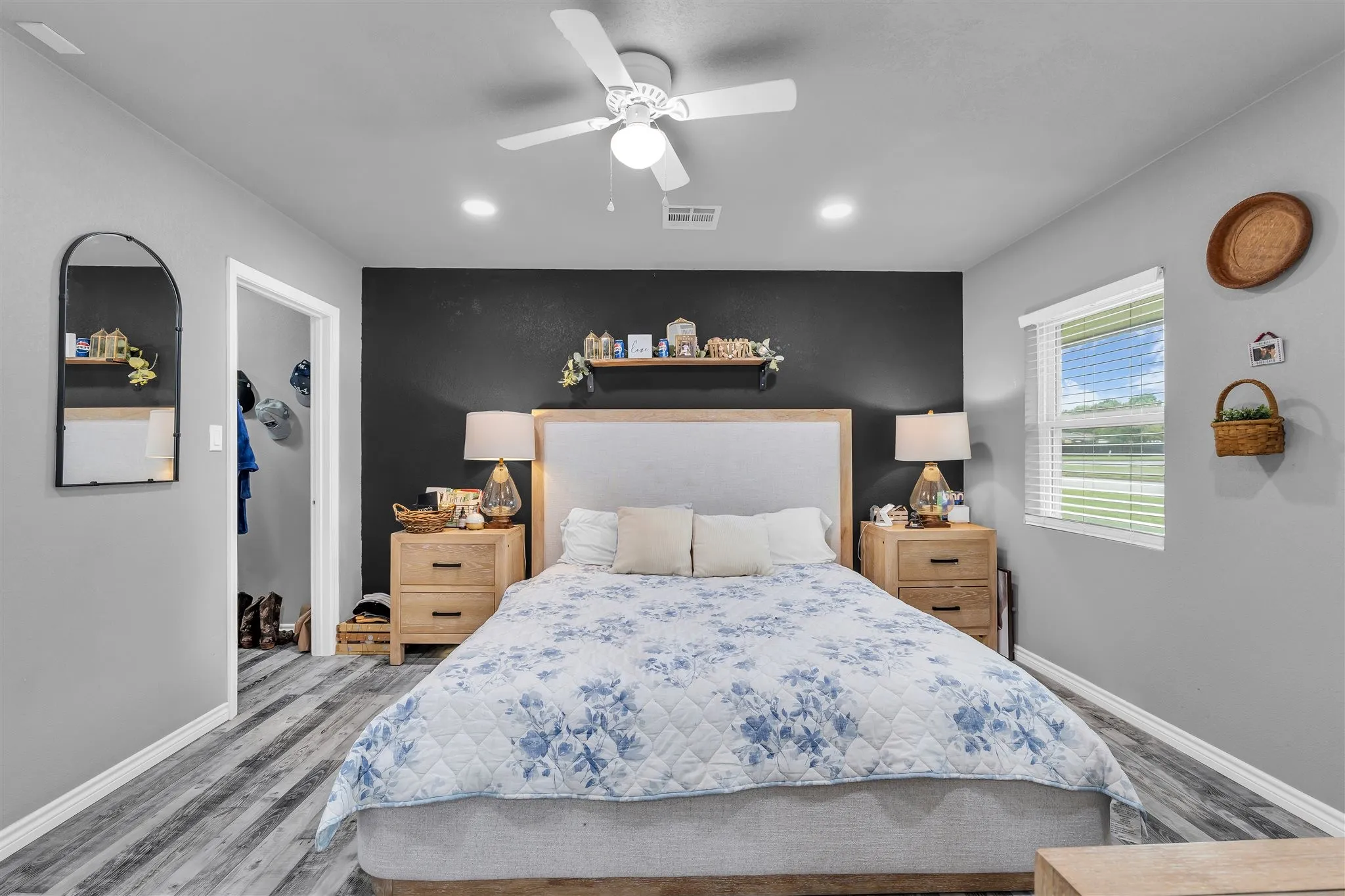 Single Family Residence For Sale in Mc Lennan County , 408 Little Avenue, Mc Gregor, Texas 76657, 3 Bedroom, 2 Bathroom, Garage spaces, 1,394 Sqft, built in 1994, Preowned, mls#21246809, Real Estate Agent in Mc Gregor, Homes For Sale in Mc Lennan county, Homes For Sale in Mc Gregor, Realtor in Mc Gregor Texas, Real Estate Brokerage Independent Realty Texas, Luminita Cordes Realtor