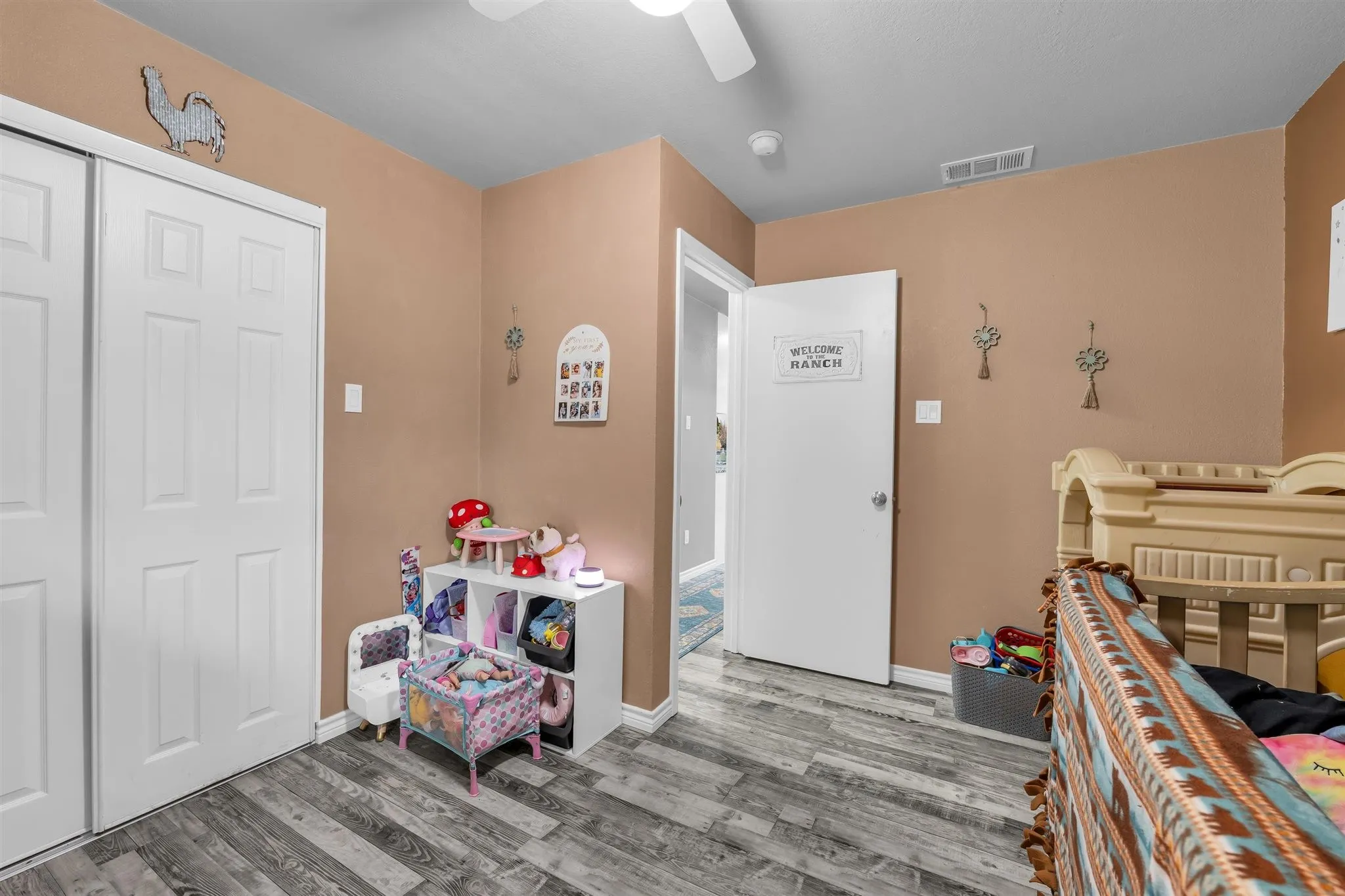 Single Family Residence For Sale in Mc Lennan County , 408 Little Avenue, Mc Gregor, Texas 76657, 3 Bedroom, 2 Bathroom, Garage spaces, 1,394 Sqft, built in 1994, Preowned, mls#21246809, Real Estate Agent in Mc Gregor, Homes For Sale in Mc Lennan county, Homes For Sale in Mc Gregor, Realtor in Mc Gregor Texas, Real Estate Brokerage Independent Realty Texas, Luminita Cordes Realtor