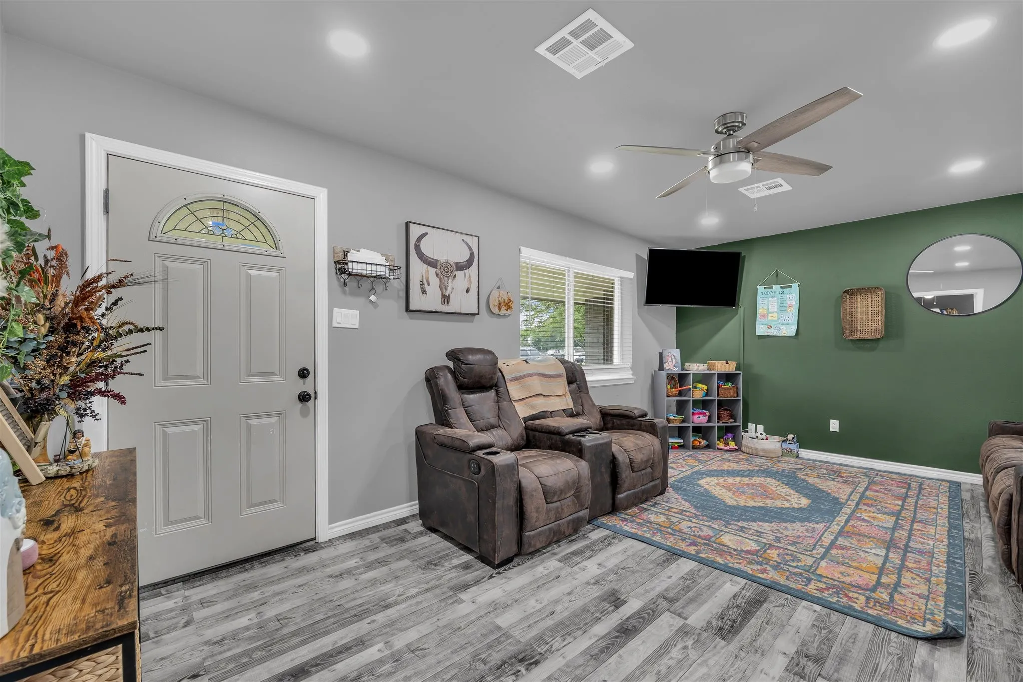 Single Family Residence For Sale in Mc Lennan County , 408 Little Avenue, Mc Gregor, Texas 76657, 3 Bedroom, 2 Bathroom, Garage spaces, 1,394 Sqft, built in 1994, Preowned, mls#21246809, Real Estate Agent in Mc Gregor, Homes For Sale in Mc Lennan county, Homes For Sale in Mc Gregor, Realtor in Mc Gregor Texas, Real Estate Brokerage Independent Realty Texas, Luminita Cordes Realtor
