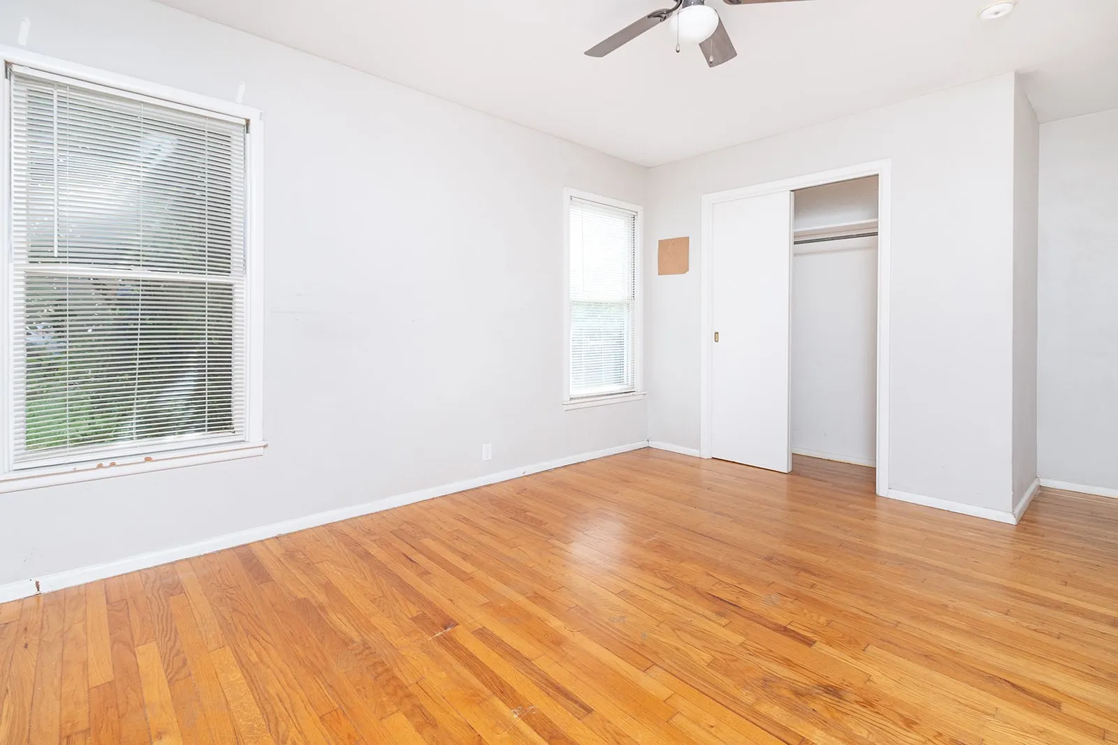 Single Family Residence For Sale in Mc Culloch County , 1928 S Walnut Street, Brady, Texas 76825, 3 Bedroom, 1 Bathroom, Garage spaces, 1,414 Sqft, built in 1950, Price $104,900, mls#21246616, Real Estate Agent in Brady, Homes For Sale in Mc Culloch county, Homes For Sale in Brady, Realtor in Brady Texas, Real Estate Brokerage Independent Realty Texas, Luminita Cordes Realtor