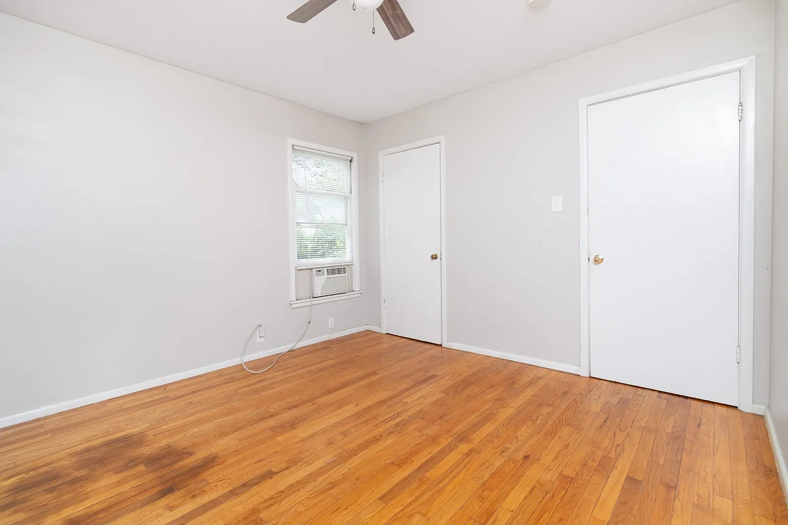 Single Family Residence For Sale in Mc Culloch County , 1928 S Walnut Street, Brady, Texas 76825, 3 Bedroom, 1 Bathroom, Garage spaces, 1,414 Sqft, built in 1950, Price $104,900, mls#21246616, Real Estate Agent in Brady, Homes For Sale in Mc Culloch county, Homes For Sale in Brady, Realtor in Brady Texas, Real Estate Brokerage Independent Realty Texas, Luminita Cordes Realtor