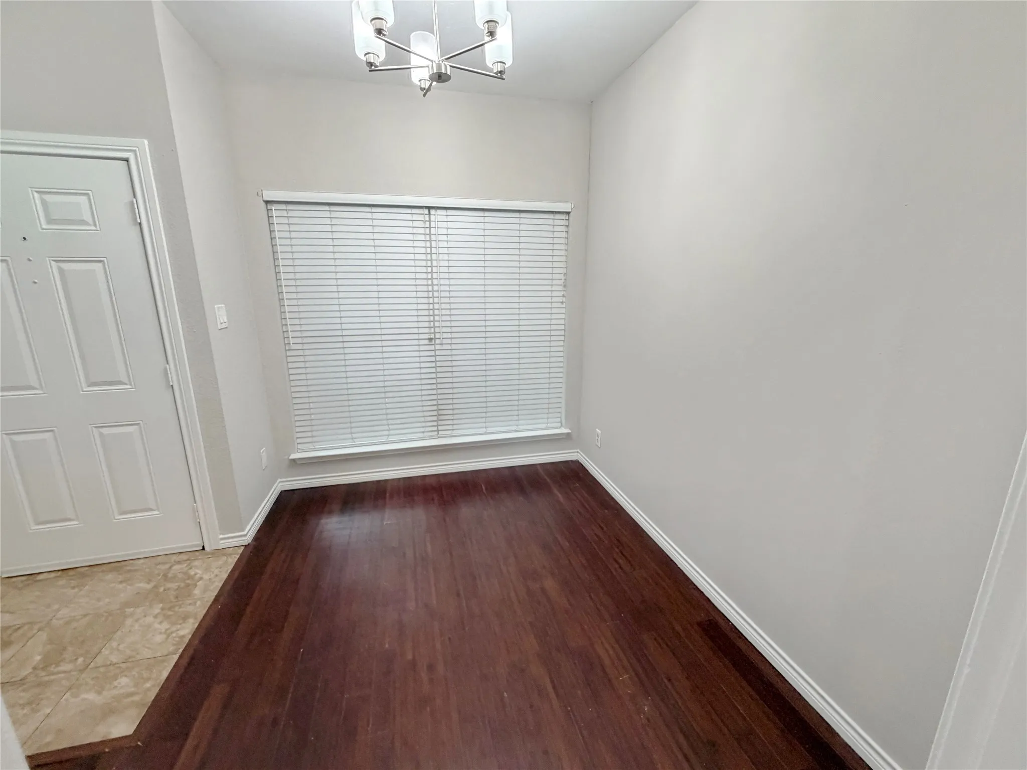 Townhouse For Sale in Dallas County , 2409 Northlake Court, Irving, Texas 75038, 2 Bedroom, 2 Bathroom, Garage spaces, 1,029 Sqft, built in 1983, Preowned, mls#21248431, Real Estate Agent in Irving, Homes For Sale in Dallas county, Homes For Sale in Irving, Realtor in Irving Texas, Real Estate Brokerage Independent Realty Texas, Luminita Cordes Realtor