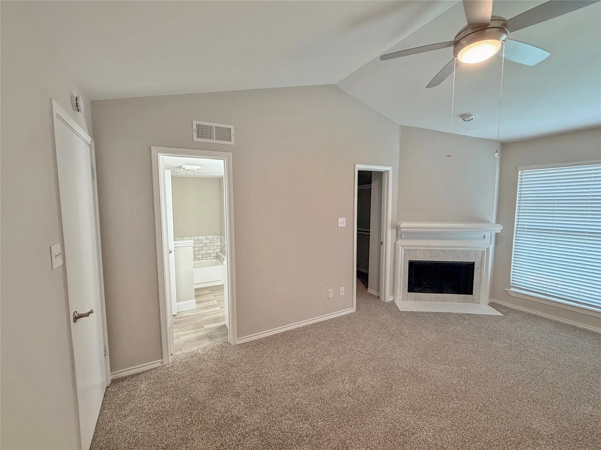 Townhouse For Sale in Dallas County , 2409 Northlake Court, Irving, Texas 75038, 2 Bedroom, 2 Bathroom, Garage spaces, 1,029 Sqft, built in 1983, Preowned, mls#21248431, Real Estate Agent in Irving, Homes For Sale in Dallas county, Homes For Sale in Irving, Realtor in Irving Texas, Real Estate Brokerage Independent Realty Texas, Luminita Cordes Realtor