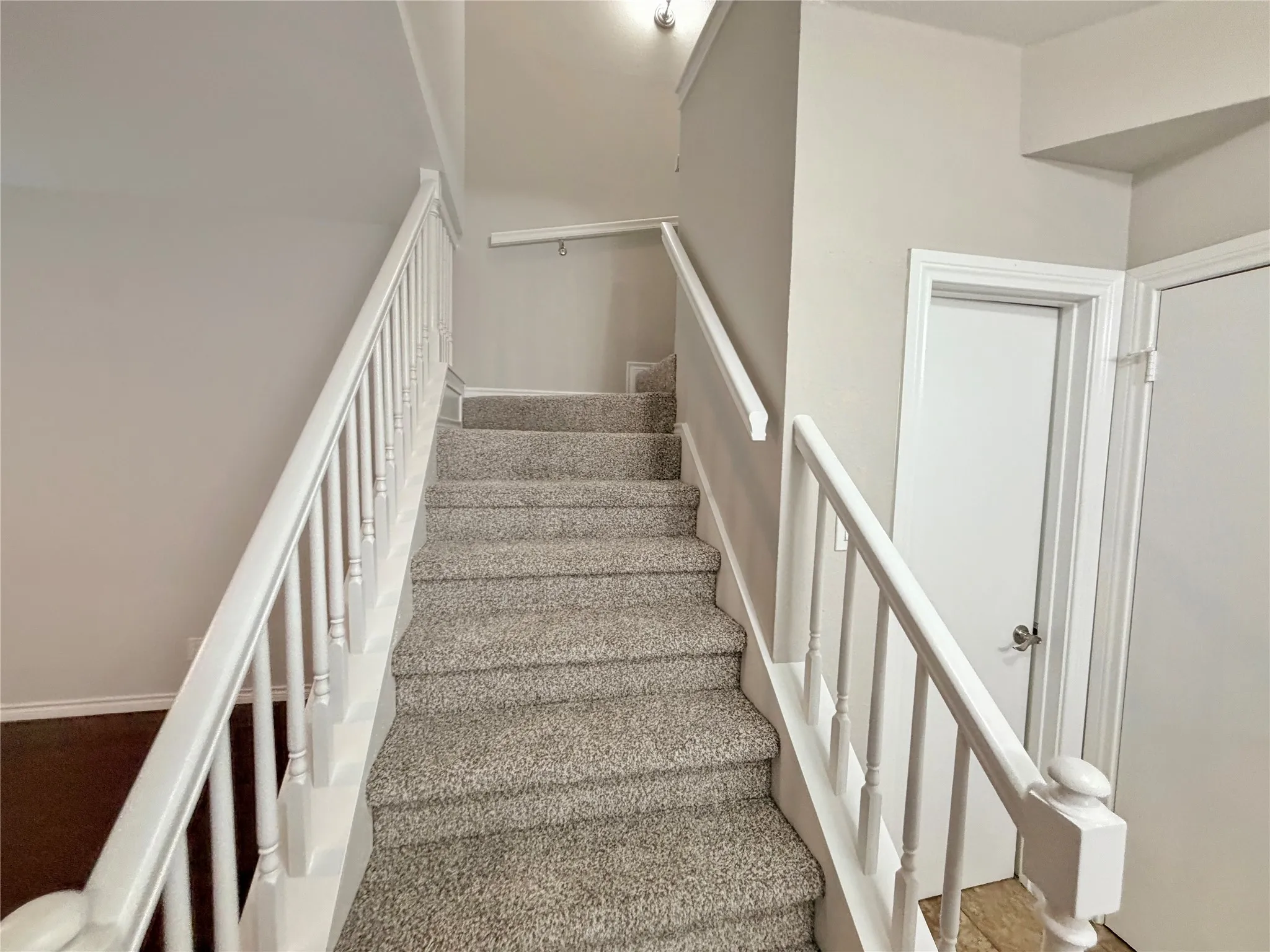Townhouse For Sale in Dallas County , 2409 Northlake Court, Irving, Texas 75038, 2 Bedroom, 2 Bathroom, Garage spaces, 1,029 Sqft, built in 1983, Preowned, mls#21248431, Real Estate Agent in Irving, Homes For Sale in Dallas county, Homes For Sale in Irving, Realtor in Irving Texas, Real Estate Brokerage Independent Realty Texas, Luminita Cordes Realtor