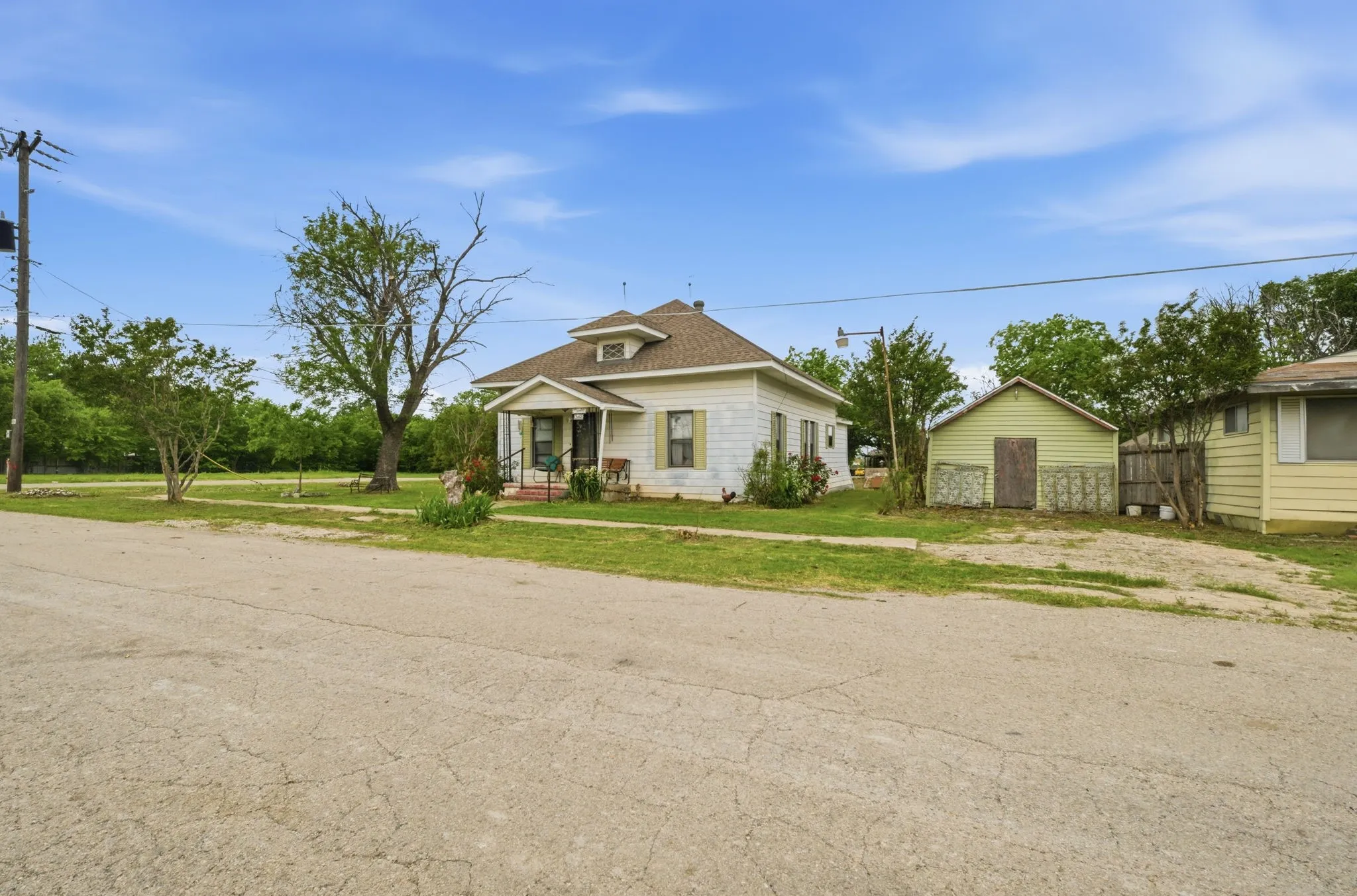 Office For Sale in Collin County , 302 N Arizona Drive, Celina, Texas 75009, 0, 0, Garage spaces, 0 Sqft, built in 1930, Preowned, Price $750,000, mls#21237342, Real Estate Agent in Celina, Homes For Sale in Collin county, Homes For Sale in Celina, Realtor in Celina Texas, Real Estate Brokerage Independent Realty Texas, Luminita Cordes Realtor