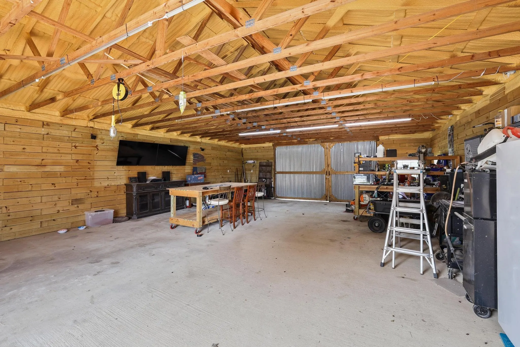 Farm For Sale in Cooke County , 2889 County Road 114, Whitesboro, Texas 76273, 4 Bedrooms, 4 Bathrooms, 2 Garage spaces, 2,858 Sqft, built in 2023, Preowned, Price $1,790,000, mls#21247176, Real Estate Agent in Whitesboro, Homes For Sale in Cooke county, Homes For Sale in Whitesboro, Realtor in Whitesboro Texas, Real Estate Brokerage Independent Realty Texas, Luminita Cordes Realtor