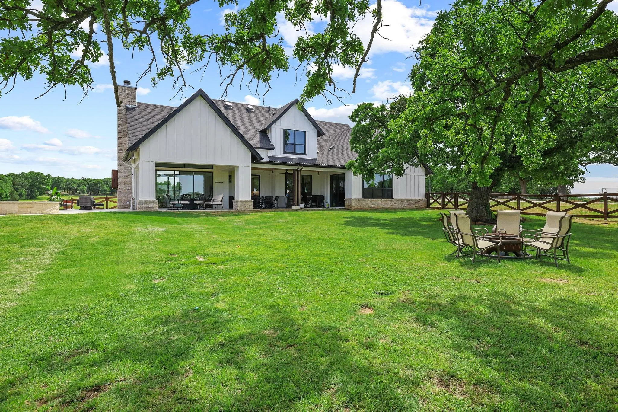 Farm For Sale in Cooke County , 2889 County Road 114, Whitesboro, Texas 76273, 4 Bedrooms, 4 Bathrooms, 2 Garage spaces, 2,858 Sqft, built in 2023, Preowned, Price $1,790,000, mls#21247176, Real Estate Agent in Whitesboro, Homes For Sale in Cooke county, Homes For Sale in Whitesboro, Realtor in Whitesboro Texas, Real Estate Brokerage Independent Realty Texas, Luminita Cordes Realtor