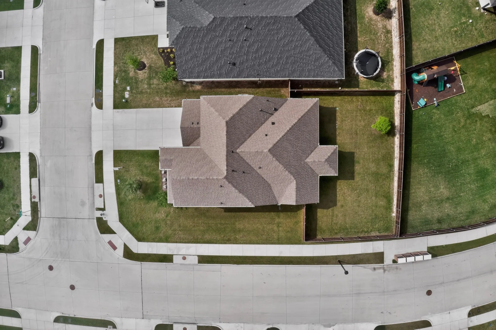 Single Family Residence For Sale in Ellis County , 655 Southern Hills Drive, Red Oak, Texas 75154, 4 Bedroom, 3 Bathroom, 2 Garage spaces, 2,444 Sqft, built in 2024, Preowned, Price $409,900, mls#21244210, Real Estate Agent in Red Oak, Homes For Sale in Ellis county, Homes For Sale in Red Oak, Realtor in Red Oak Texas, Real Estate Brokerage Independent Realty Texas, Luminita Cordes Realtor