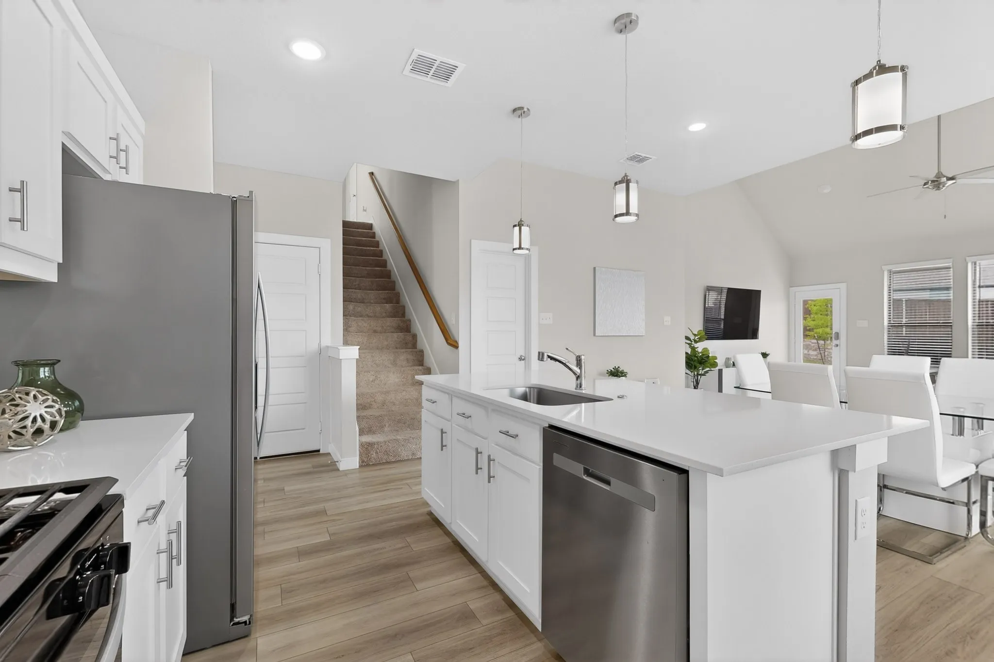 Single Family Residence For Sale in Ellis County , 655 Southern Hills Drive, Red Oak, Texas 75154, 4 Bedroom, 3 Bathroom, 2 Garage spaces, 2,444 Sqft, built in 2024, Preowned, Price $409,900, mls#21244210, Real Estate Agent in Red Oak, Homes For Sale in Ellis county, Homes For Sale in Red Oak, Realtor in Red Oak Texas, Real Estate Brokerage Independent Realty Texas, Luminita Cordes Realtor