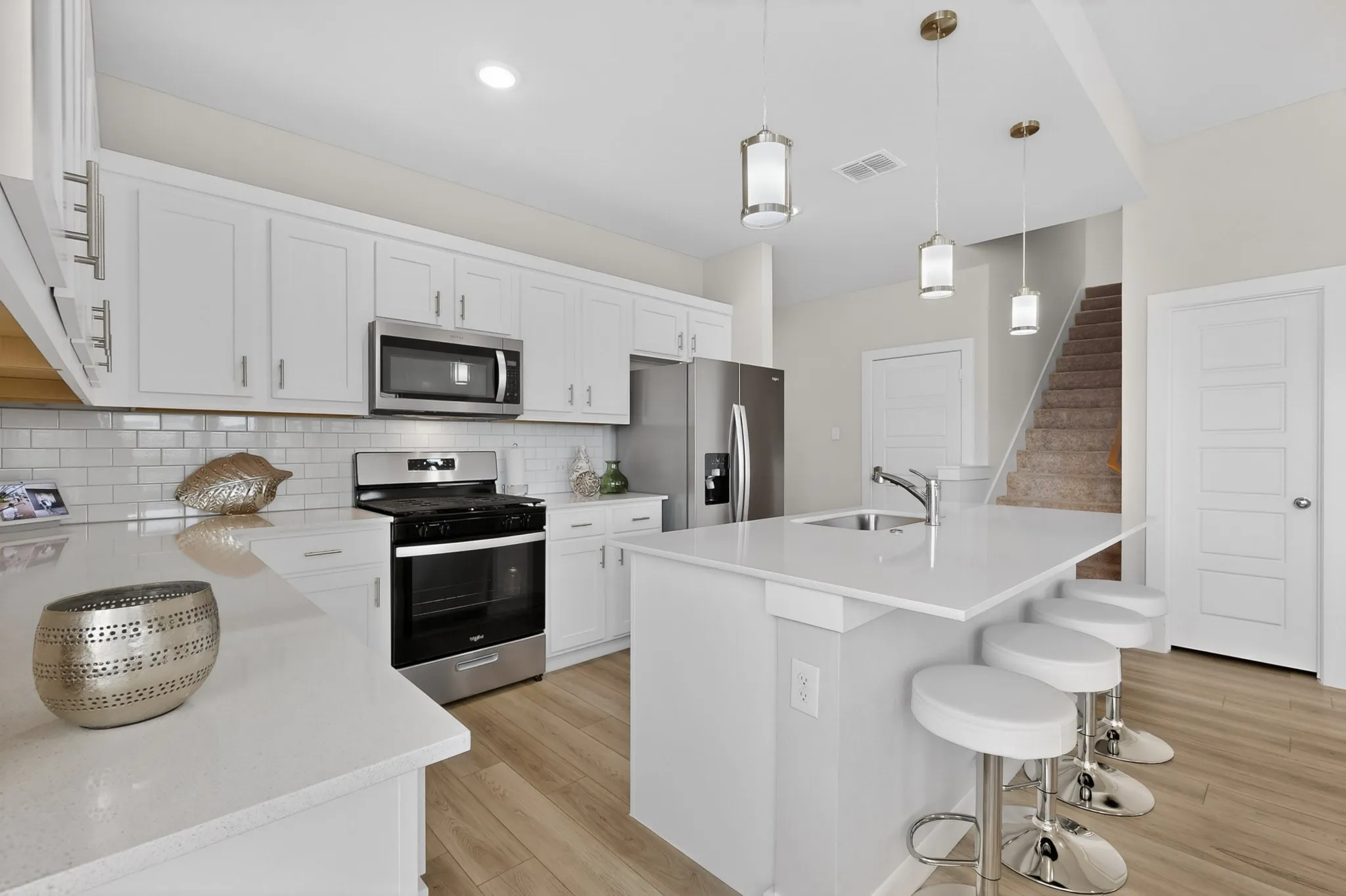 Single Family Residence For Sale in Ellis County , 655 Southern Hills Drive, Red Oak, Texas 75154, 4 Bedroom, 3 Bathroom, 2 Garage spaces, 2,444 Sqft, built in 2024, Preowned, Price $409,900, mls#21244210, Real Estate Agent in Red Oak, Homes For Sale in Ellis county, Homes For Sale in Red Oak, Realtor in Red Oak Texas, Real Estate Brokerage Independent Realty Texas, Luminita Cordes Realtor