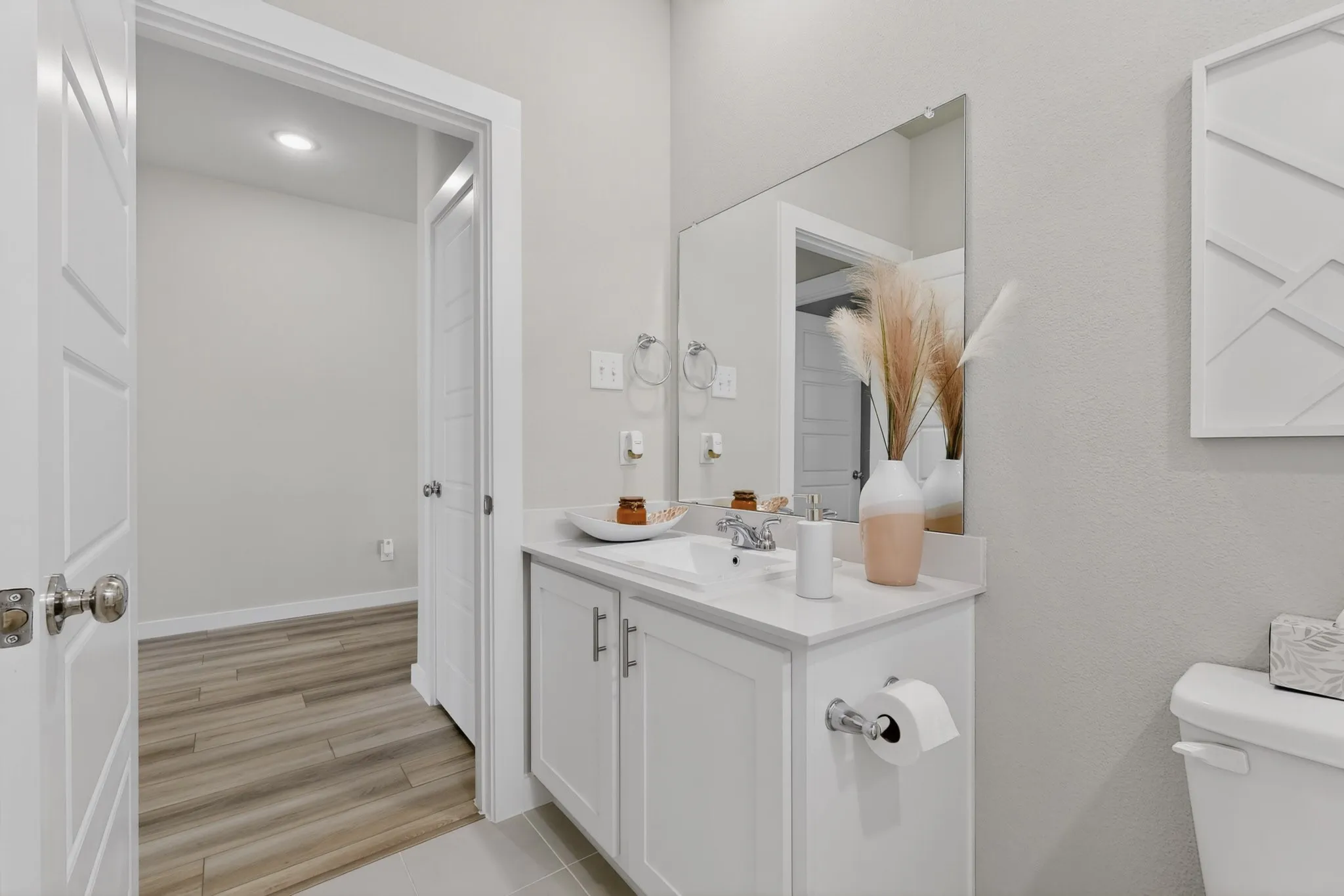 Single Family Residence For Sale in Ellis County , 655 Southern Hills Drive, Red Oak, Texas 75154, 4 Bedroom, 3 Bathroom, 2 Garage spaces, 2,444 Sqft, built in 2024, Preowned, Price $409,900, mls#21244210, Real Estate Agent in Red Oak, Homes For Sale in Ellis county, Homes For Sale in Red Oak, Realtor in Red Oak Texas, Real Estate Brokerage Independent Realty Texas, Luminita Cordes Realtor