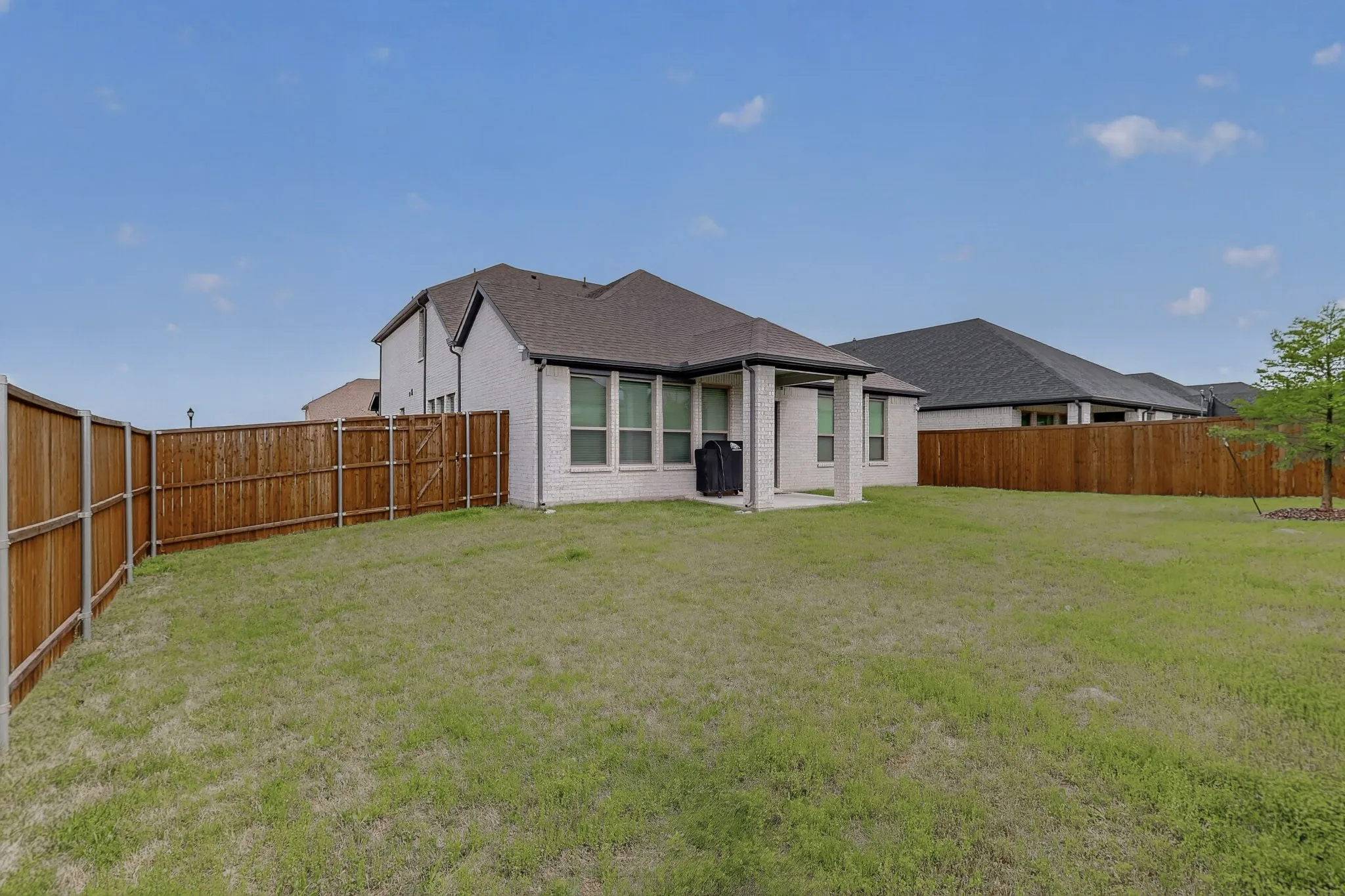 Single Family Residence For Sale in Ellis County , 655 Southern Hills Drive, Red Oak, Texas 75154, 4 Bedroom, 3 Bathroom, 2 Garage spaces, 2,444 Sqft, built in 2024, Preowned, Price $409,900, mls#21244210, Real Estate Agent in Red Oak, Homes For Sale in Ellis county, Homes For Sale in Red Oak, Realtor in Red Oak Texas, Real Estate Brokerage Independent Realty Texas, Luminita Cordes Realtor