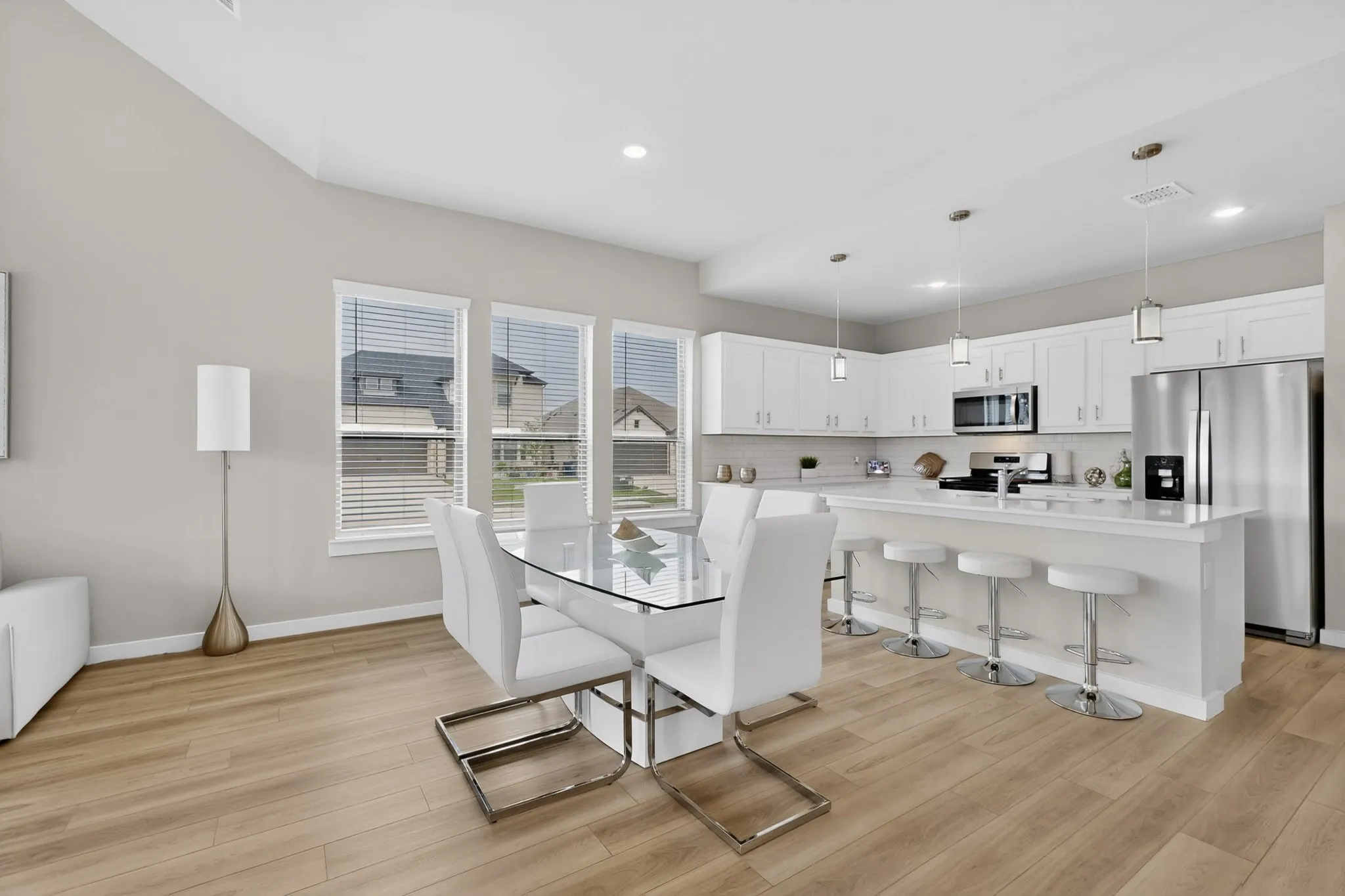 Single Family Residence For Sale in Ellis County , 655 Southern Hills Drive, Red Oak, Texas 75154, 4 Bedroom, 3 Bathroom, 2 Garage spaces, 2,444 Sqft, built in 2024, Preowned, Price $409,900, mls#21244210, Real Estate Agent in Red Oak, Homes For Sale in Ellis county, Homes For Sale in Red Oak, Realtor in Red Oak Texas, Real Estate Brokerage Independent Realty Texas, Luminita Cordes Realtor