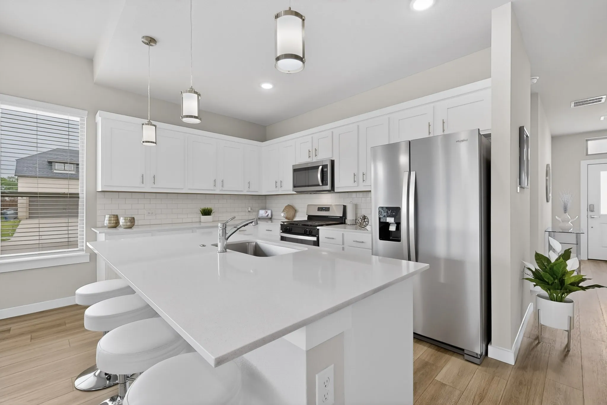 Single Family Residence For Sale in Ellis County , 655 Southern Hills Drive, Red Oak, Texas 75154, 4 Bedroom, 3 Bathroom, 2 Garage spaces, 2,444 Sqft, built in 2024, Preowned, Price $409,900, mls#21244210, Real Estate Agent in Red Oak, Homes For Sale in Ellis county, Homes For Sale in Red Oak, Realtor in Red Oak Texas, Real Estate Brokerage Independent Realty Texas, Luminita Cordes Realtor