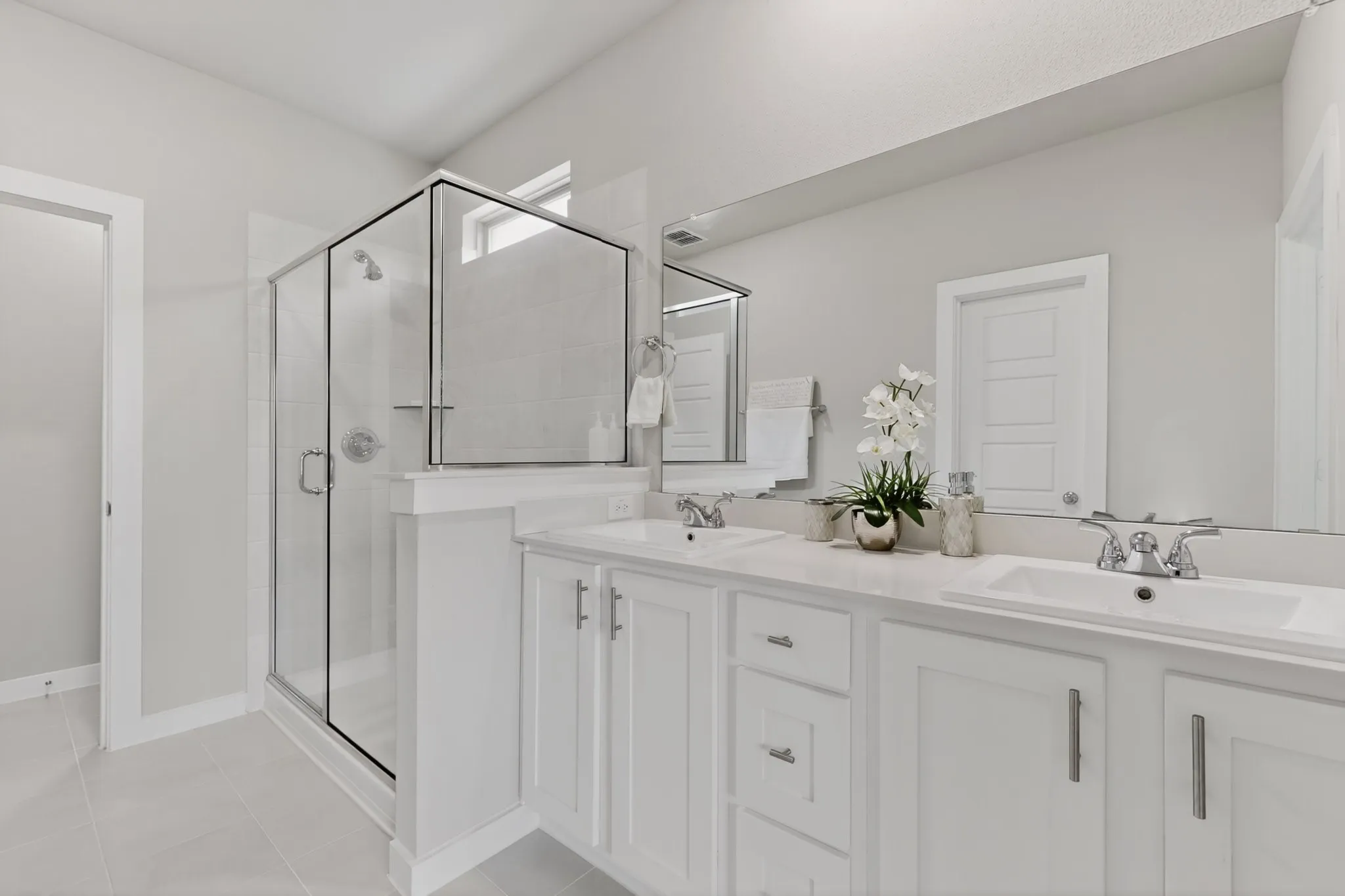 Single Family Residence For Sale in Ellis County , 655 Southern Hills Drive, Red Oak, Texas 75154, 4 Bedroom, 3 Bathroom, 2 Garage spaces, 2,444 Sqft, built in 2024, Preowned, Price $409,900, mls#21244210, Real Estate Agent in Red Oak, Homes For Sale in Ellis county, Homes For Sale in Red Oak, Realtor in Red Oak Texas, Real Estate Brokerage Independent Realty Texas, Luminita Cordes Realtor