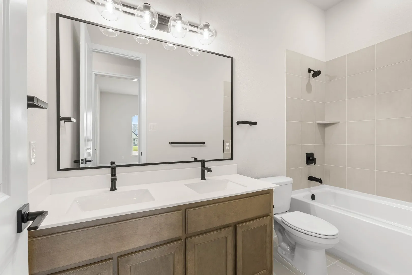DFW-Mockingbird Hills-Concept 2862-26 Old Crow Road- Bathroom -Risewell Homes-1