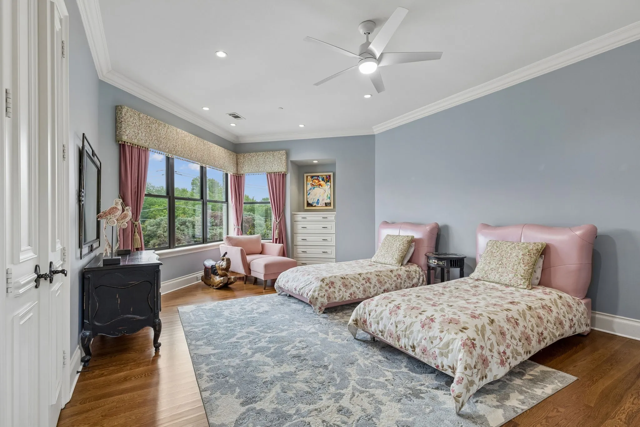 Single Family Residence For Sale in Dallas County , 4511 Watauga Road, Dallas, Texas 75209, 6 Bedrooms, 9 Bathrooms, 4 Garage spaces, 14,131 Sqft, built in 2005, Price $6,495,000, mls#21245274, Real Estate Agent in Dallas, Homes For Sale in Dallas county, Homes For Sale in Dallas, Realtor in Dallas Texas, Real Estate Brokerage Independent Realty Texas, Luminita Cordes Realtor