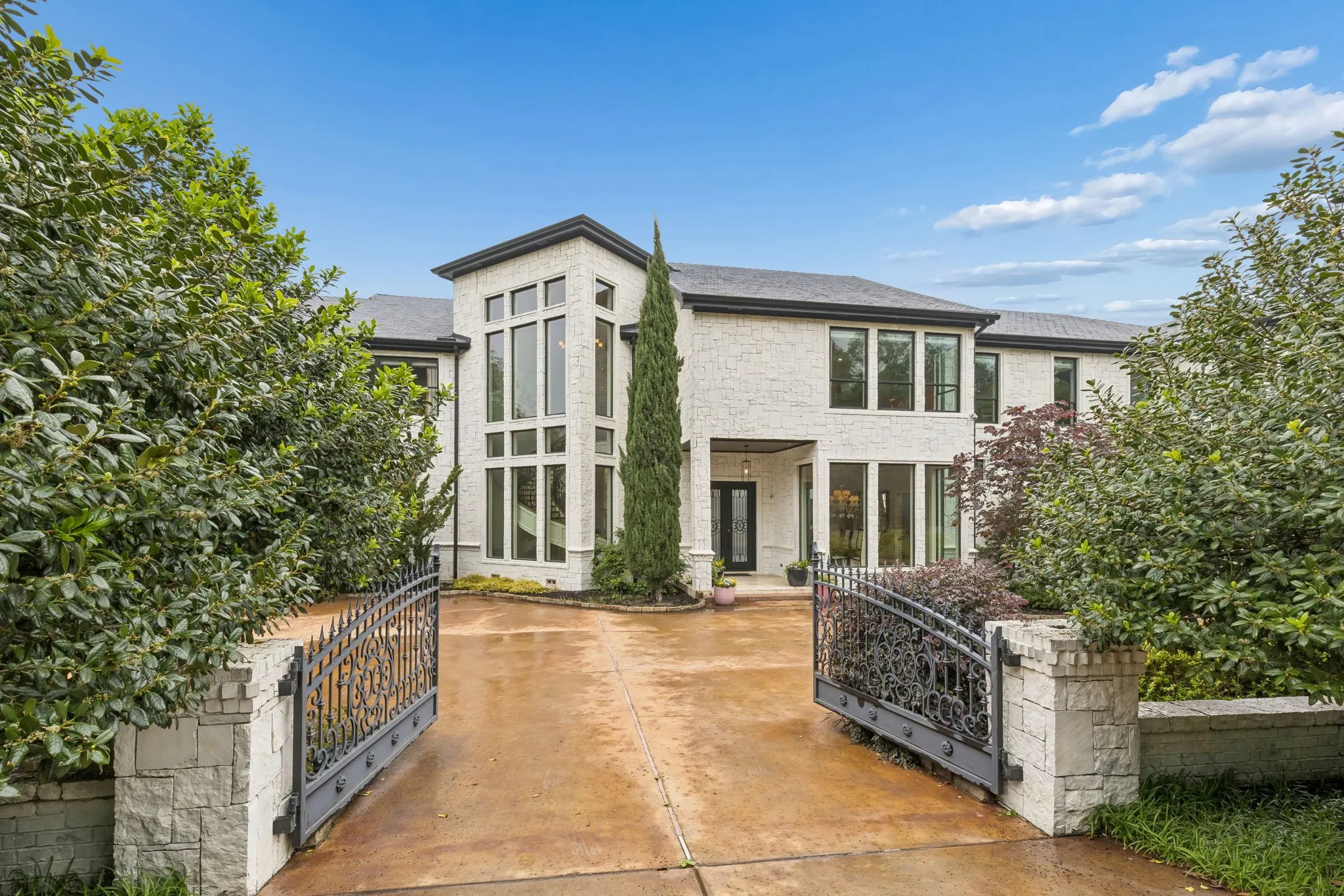 Single Family Residence For Sale in Dallas County , 4511 Watauga Road, Dallas, Texas 75209, 6 Bedrooms, 9 Bathrooms, 4 Garage spaces, 14,131 Sqft, built in 2005, Price $6,495,000, mls#21245274, Real Estate Agent in Dallas, Homes For Sale in Dallas county, Homes For Sale in Dallas, Realtor in Dallas Texas, Real Estate Brokerage Independent Realty Texas, Luminita Cordes Realtor