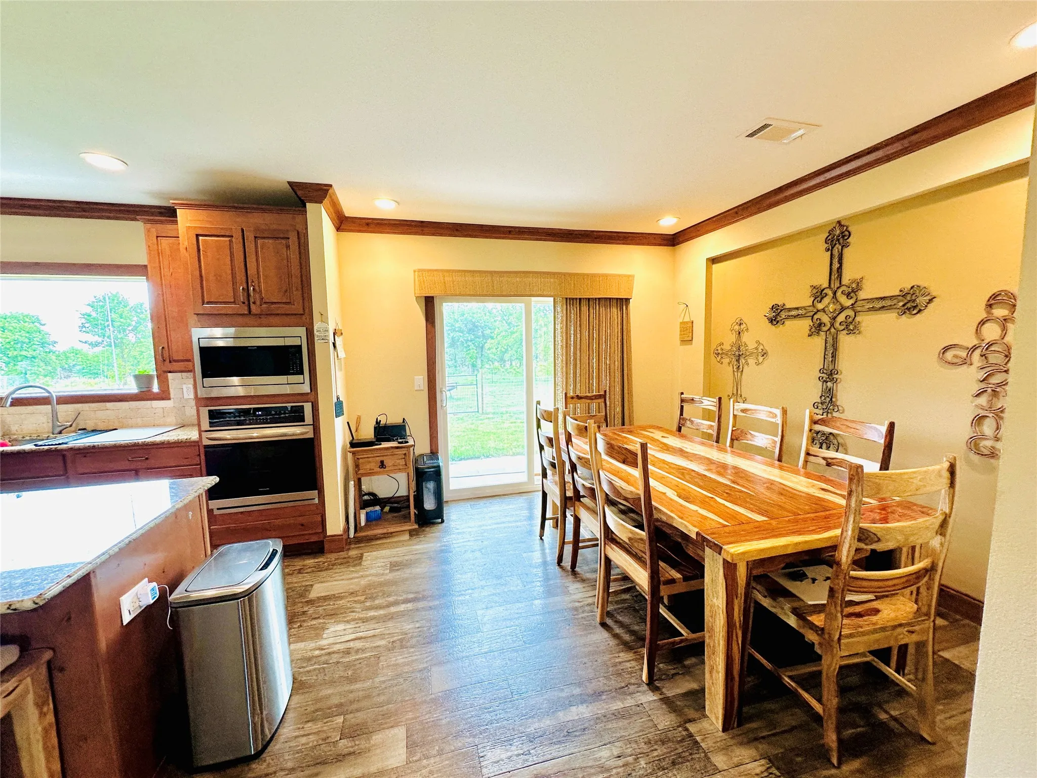 Mobile Home For Sale in Eastland County , 251 County Road 225, Rising Star, Texas 76471, 3 Bedroom, 2 Bathroom, 3 Garage spaces, 2,040 Sqft, built in 2021, Preowned, mls#21247192, Real Estate Agent in Rising Star, Homes For Sale in Eastland county, Homes For Sale in Rising Star, Realtor in Rising Star Texas, Real Estate Brokerage Independent Realty Texas, Luminita Cordes Realtor