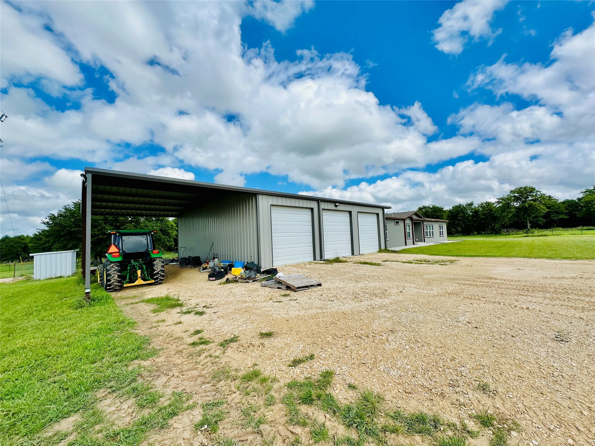 Mobile Home For Sale in Eastland County , 251 County Road 225, Rising Star, Texas 76471, 3 Bedroom, 2 Bathroom, 3 Garage spaces, 2,040 Sqft, built in 2021, Preowned, mls#21247192, Real Estate Agent in Rising Star, Homes For Sale in Eastland county, Homes For Sale in Rising Star, Realtor in Rising Star Texas, Real Estate Brokerage Independent Realty Texas, Luminita Cordes Realtor