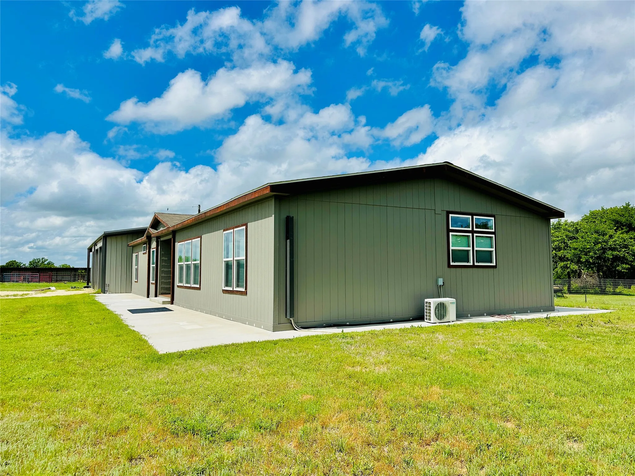 Mobile Home For Sale in Eastland County , 251 County Road 225, Rising Star, Texas 76471, 3 Bedroom, 2 Bathroom, 3 Garage spaces, 2,040 Sqft, built in 2021, Preowned, mls#21247192, Real Estate Agent in Rising Star, Homes For Sale in Eastland county, Homes For Sale in Rising Star, Realtor in Rising Star Texas, Real Estate Brokerage Independent Realty Texas, Luminita Cordes Realtor