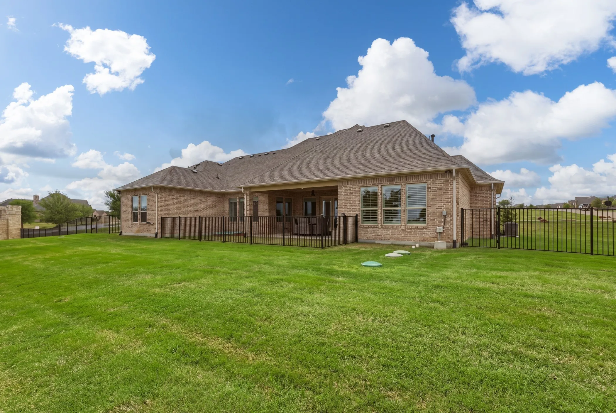 Single Family Residence For Sale in Parker County , 108 Bearclaw Circle, Aledo, Texas 76008, 5 Bedroom, 3 Bathroom, 3 Garage spaces, 3,405 Sqft, built in 2018, Preowned, mls#21231708, Real Estate Agent in Aledo, Homes For Sale in Parker county, Homes For Sale in Aledo, Realtor in Aledo Texas, Real Estate Brokerage Independent Realty Texas, Luminita Cordes Realtor