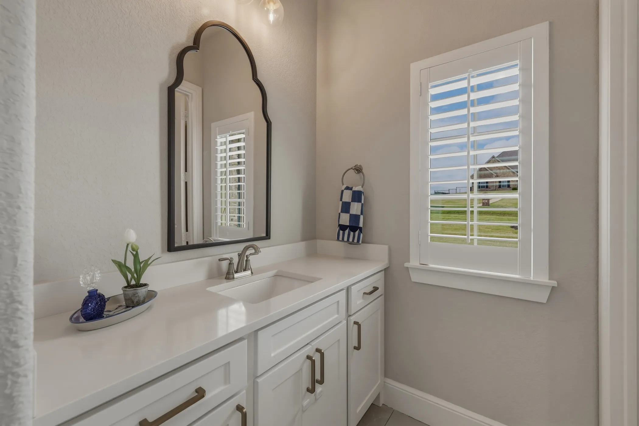 Single Family Residence For Sale in Parker County , 108 Bearclaw Circle, Aledo, Texas 76008, 5 Bedroom, 3 Bathroom, 3 Garage spaces, 3,405 Sqft, built in 2018, Preowned, mls#21231708, Real Estate Agent in Aledo, Homes For Sale in Parker county, Homes For Sale in Aledo, Realtor in Aledo Texas, Real Estate Brokerage Independent Realty Texas, Luminita Cordes Realtor