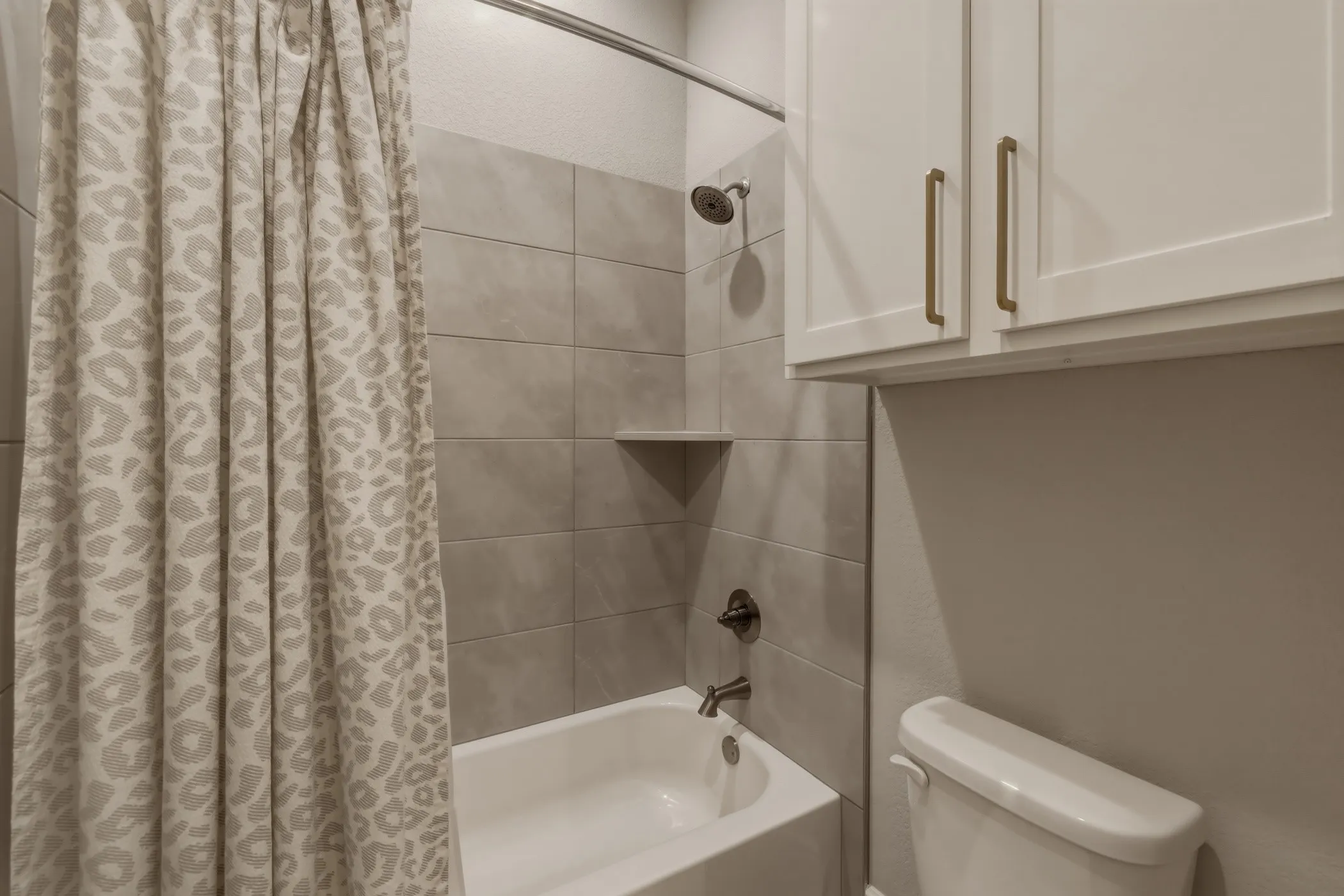 Single Family Residence For Sale in Parker County , 108 Bearclaw Circle, Aledo, Texas 76008, 5 Bedroom, 3 Bathroom, 3 Garage spaces, 3,405 Sqft, built in 2018, Preowned, mls#21231708, Real Estate Agent in Aledo, Homes For Sale in Parker county, Homes For Sale in Aledo, Realtor in Aledo Texas, Real Estate Brokerage Independent Realty Texas, Luminita Cordes Realtor