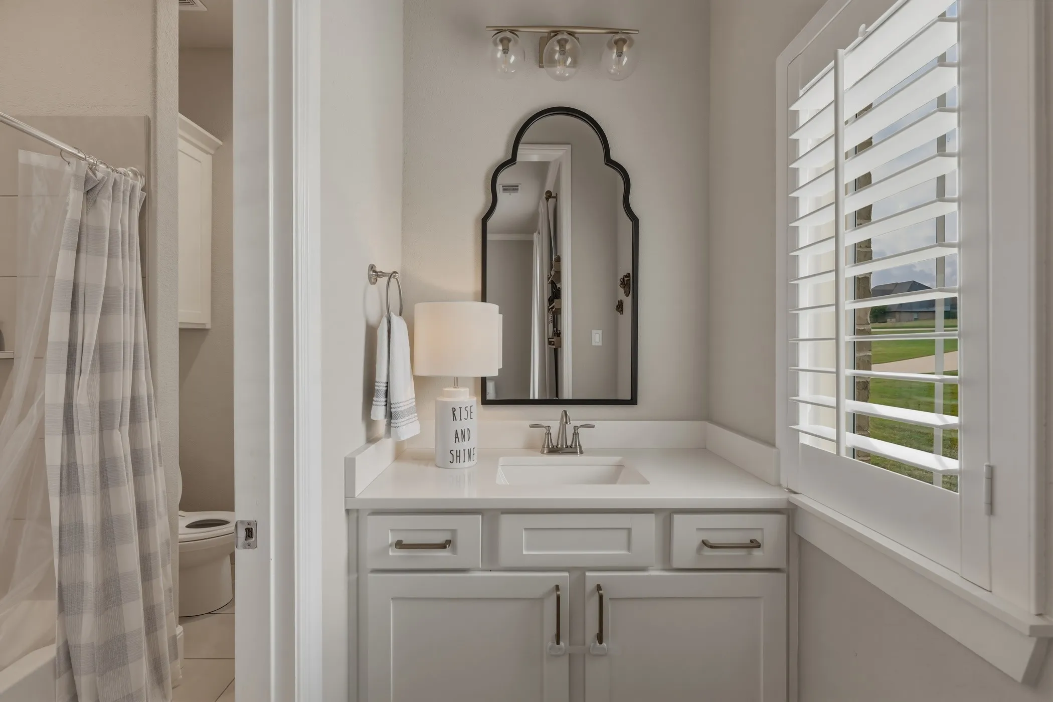 Single Family Residence For Sale in Parker County , 108 Bearclaw Circle, Aledo, Texas 76008, 5 Bedroom, 3 Bathroom, 3 Garage spaces, 3,405 Sqft, built in 2018, Preowned, mls#21231708, Real Estate Agent in Aledo, Homes For Sale in Parker county, Homes For Sale in Aledo, Realtor in Aledo Texas, Real Estate Brokerage Independent Realty Texas, Luminita Cordes Realtor