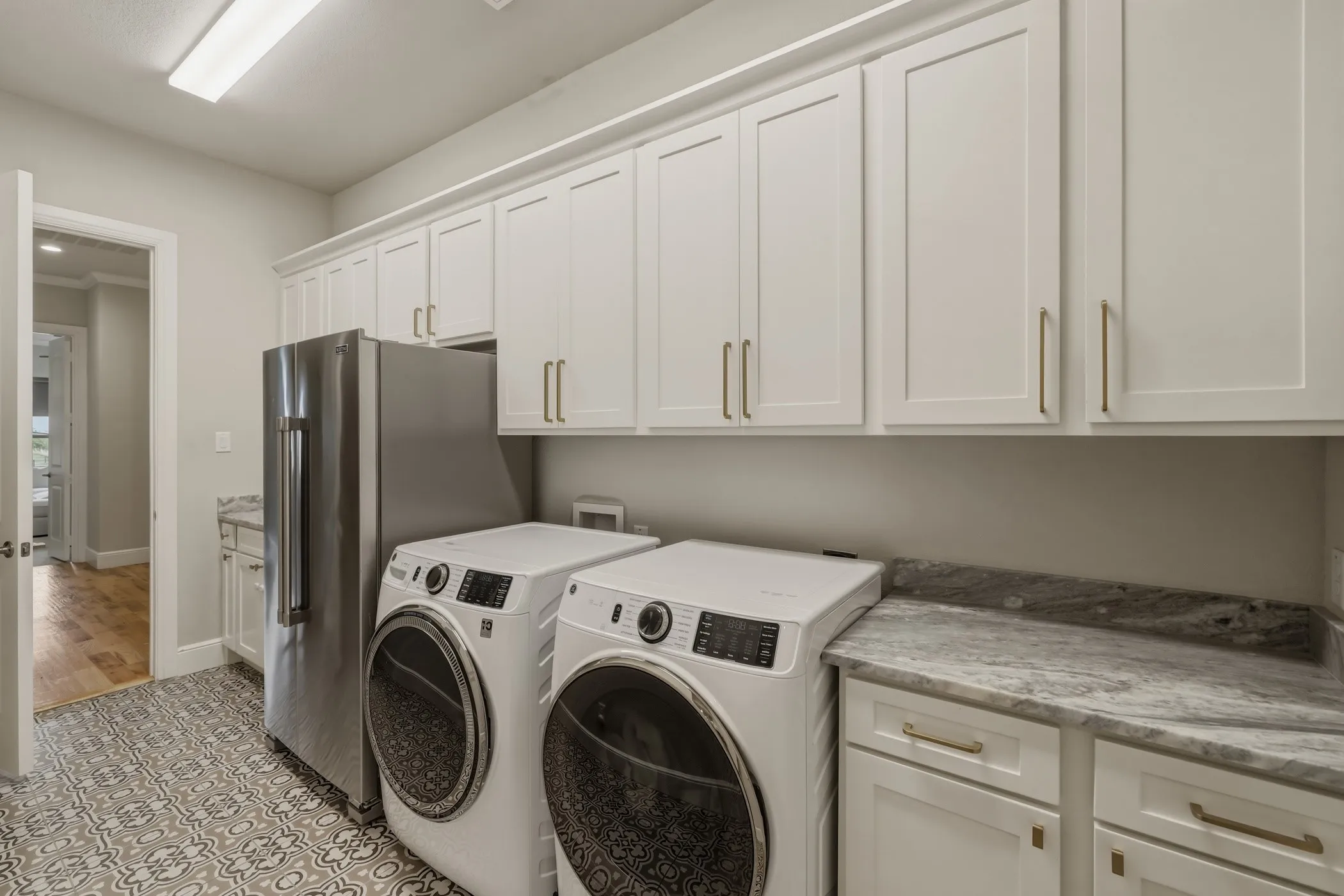 Single Family Residence For Sale in Parker County , 108 Bearclaw Circle, Aledo, Texas 76008, 5 Bedroom, 3 Bathroom, 3 Garage spaces, 3,405 Sqft, built in 2018, Preowned, mls#21231708, Real Estate Agent in Aledo, Homes For Sale in Parker county, Homes For Sale in Aledo, Realtor in Aledo Texas, Real Estate Brokerage Independent Realty Texas, Luminita Cordes Realtor